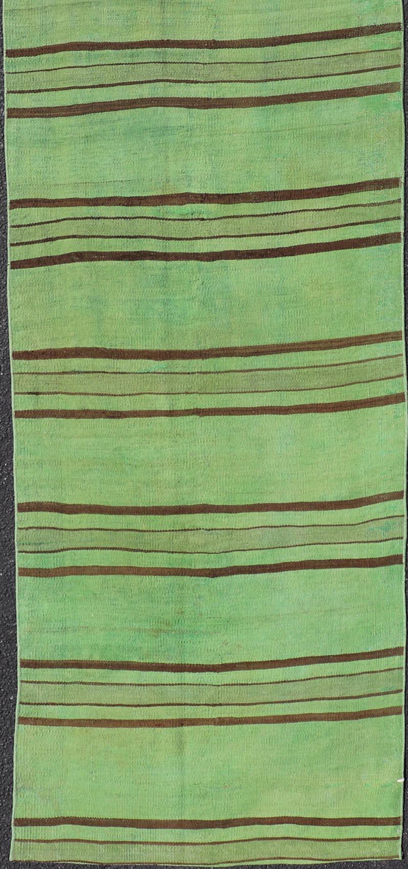 Turco Vibrante runner kilim turco vintage a strisce verdi e marroni 2'9 x 12'1 in vendita