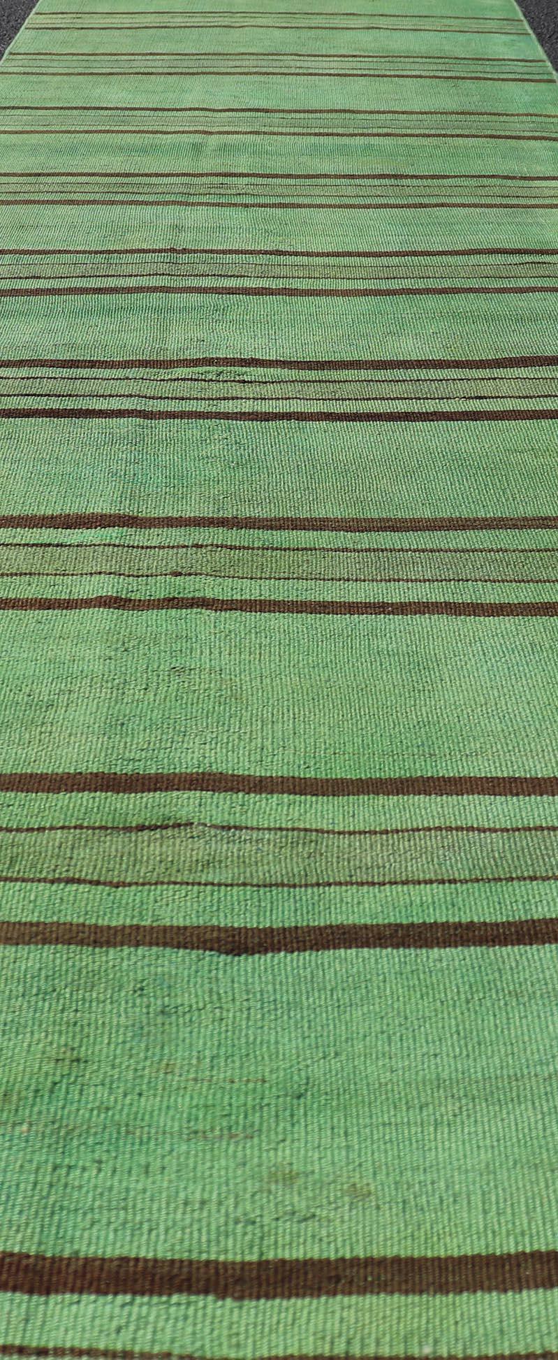 Vibrante runner kilim turco vintage a strisce verdi e marroni 2'9 x 12'1 In condizioni buone in vendita a Atlanta, GA