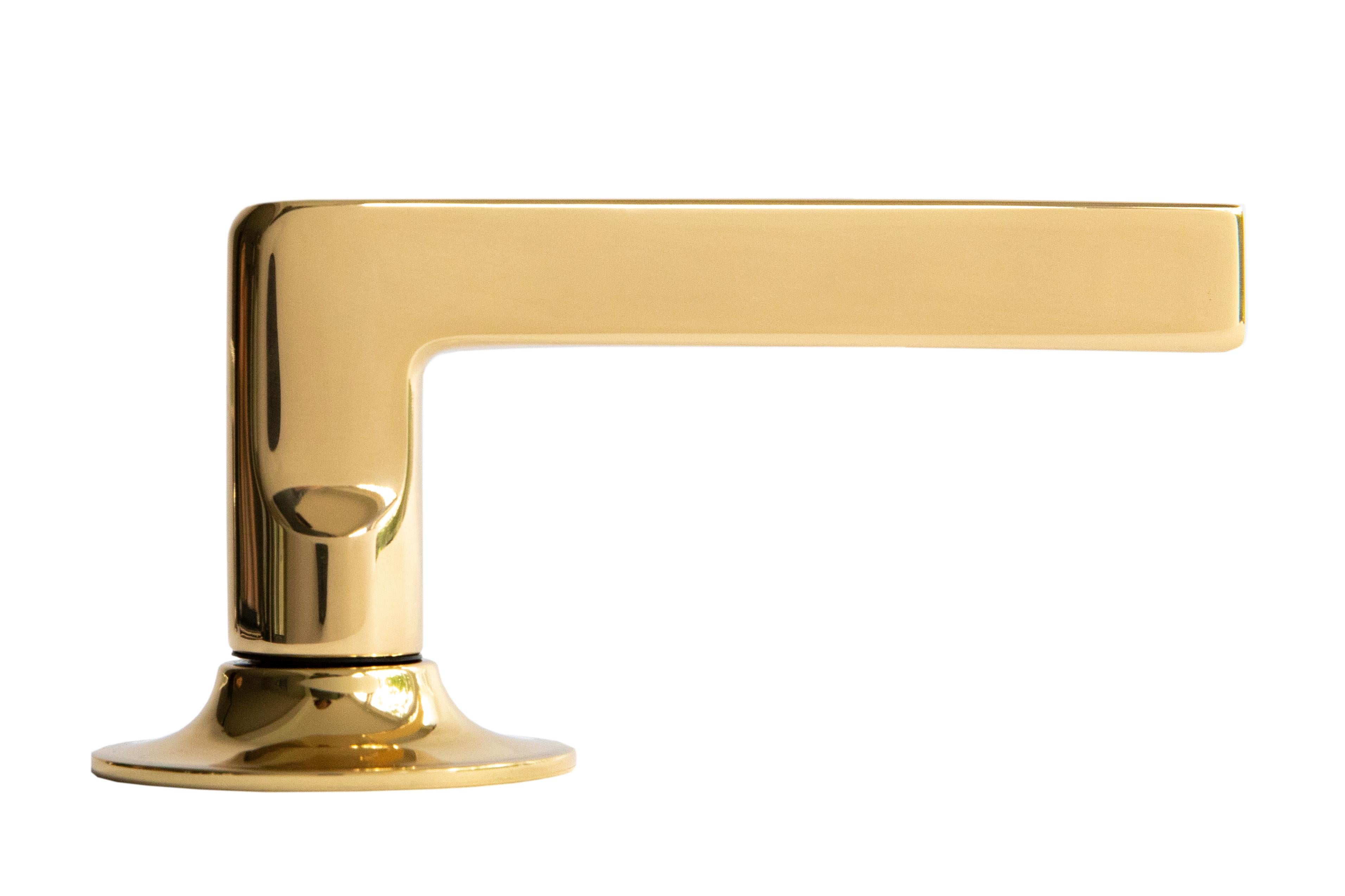 The Vica Lever features a streamlined lever and rosette. Available in unlacquered brass, burnished brass, burnished nickel (oil-rubbed bronze available upon request).
 
Lever and rosette pairs include 8 mm straight spindle (please confirm size