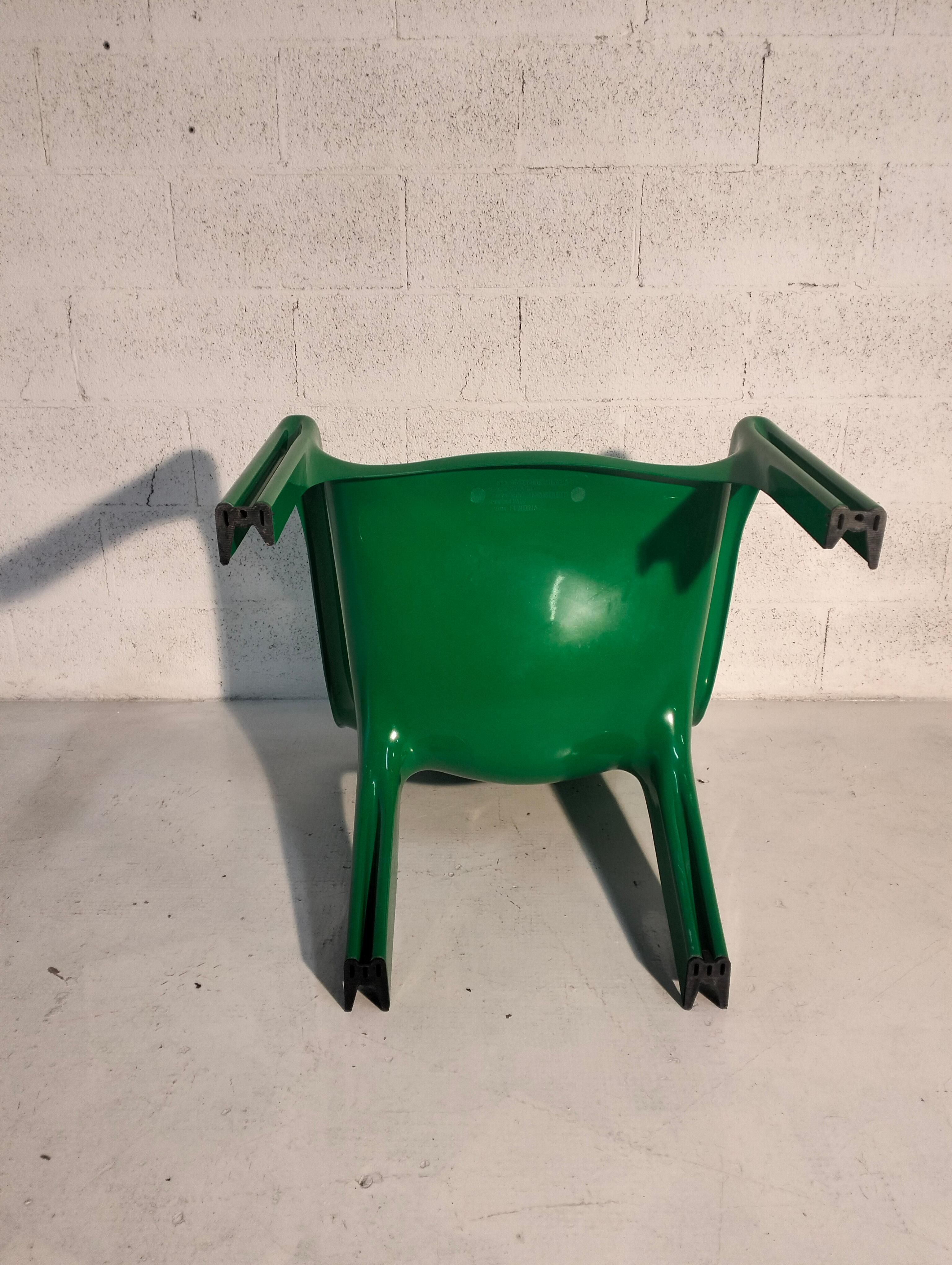 “Vicario” armchair by Vico Magistretti for Artemide  - Italy - 70's For Sale 3