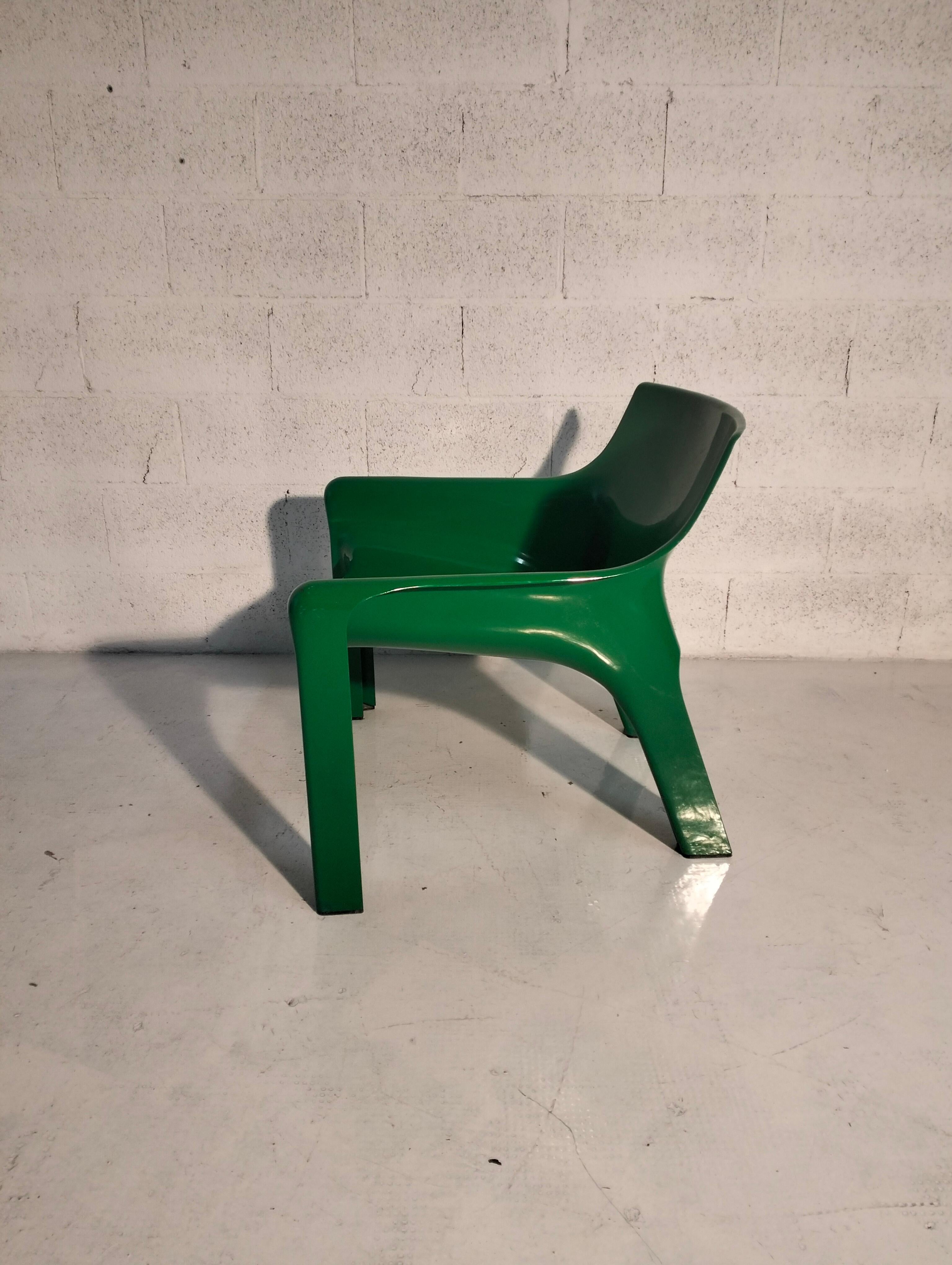 Mid-Century Modern “Vicario” armchair by Vico Magistretti for Artemide  - Italy - 70's For Sale