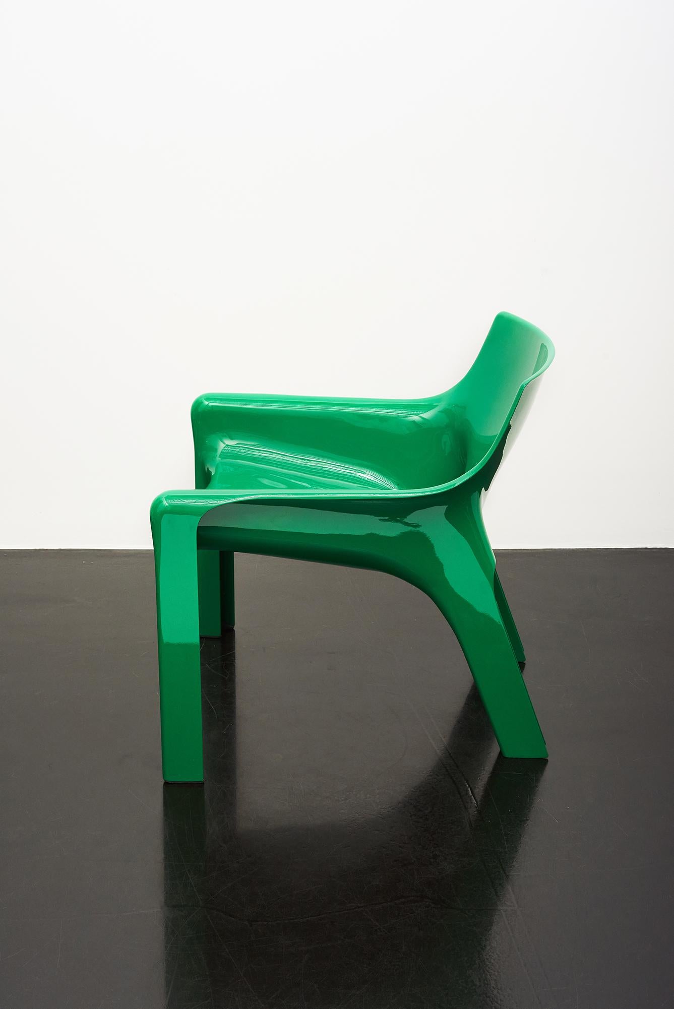 Space Age Vicario armchair designed by Vico Magistretti for Artemide, Italy 1970s. For Sale