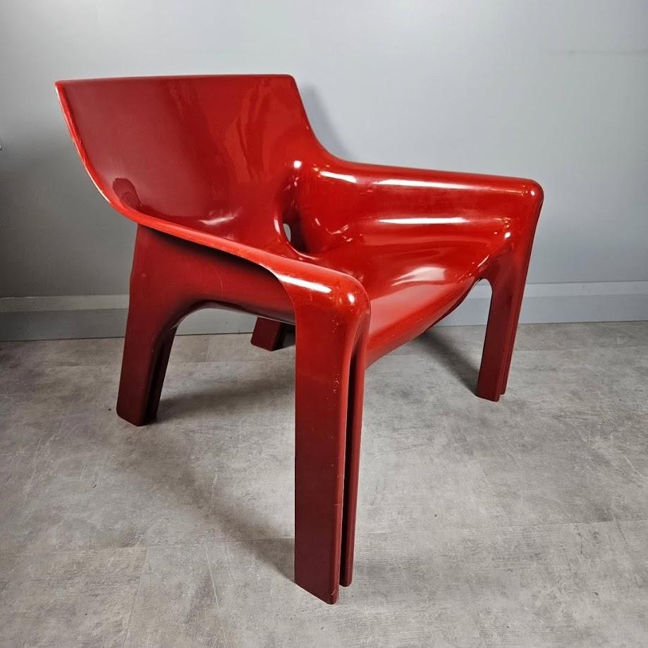 Vicario armchair designed by Vico Magistretti for Artemide, Italy 1970s. 
 An icon of Italian design in the space age style, thanks to which it is eagerly used i the set design of sci-fi films such as Space 1999, Star Trek. 