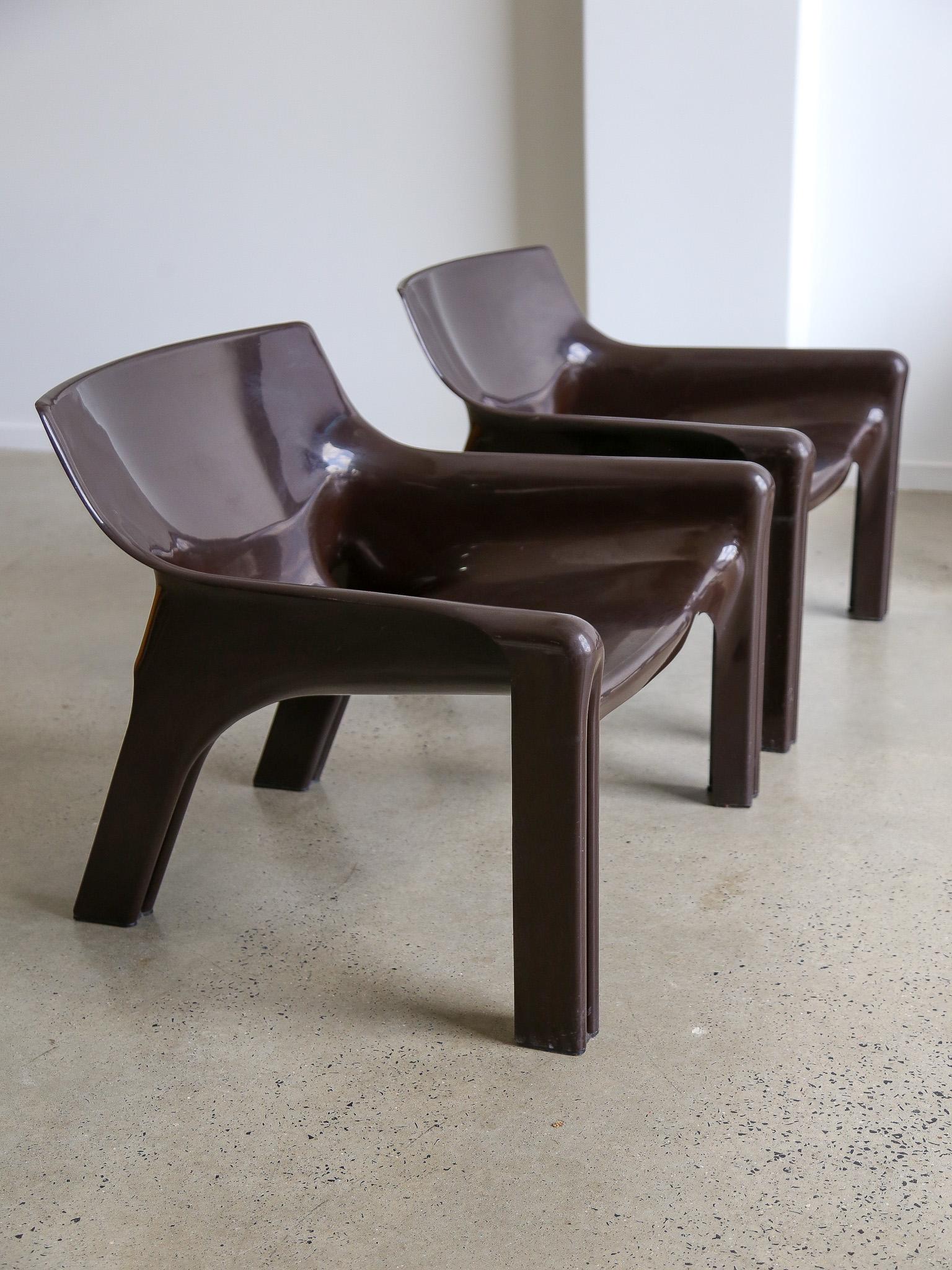 Italian Vicario Lounge Chairs by Vico Magistretti for Artemide Set of Four