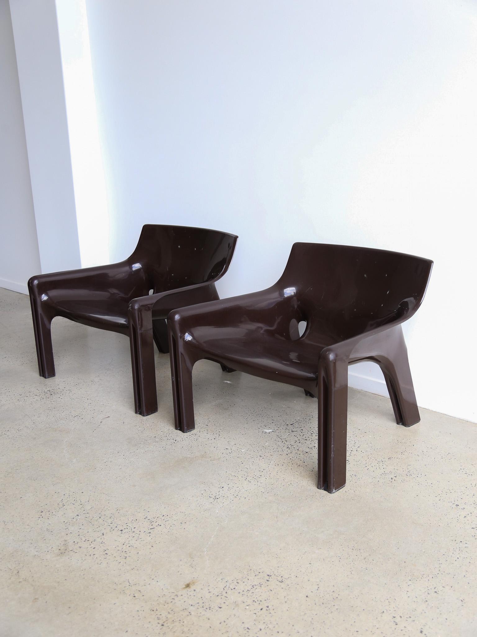 Plastic Vicario Lounge Chairs by Vico Magistretti for Artemide Set of Four
