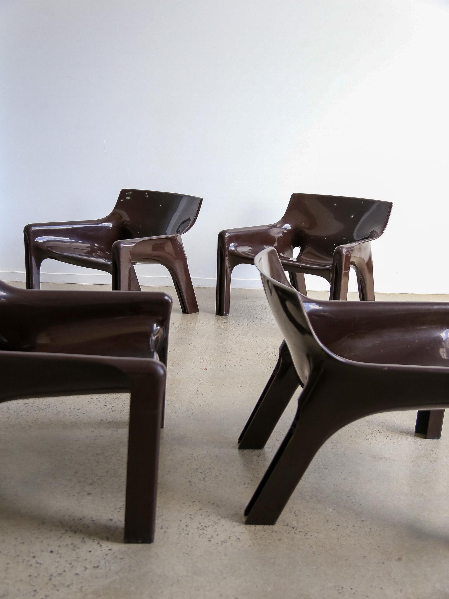 Vicario Lounge Chairs by Vico Magistretti for Artemide Set of Four 2