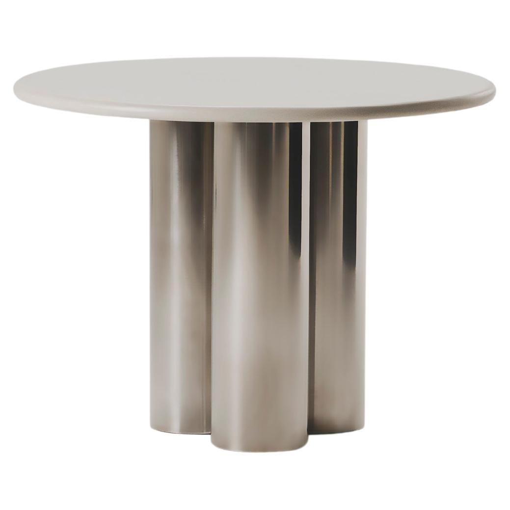 Table de salle à manger Vicca en microciment et acier inoxydable par Marlot Baus