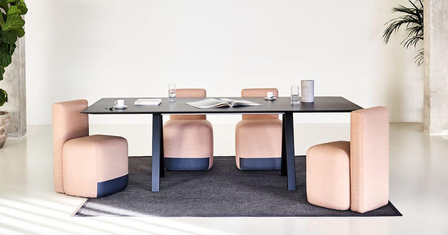 An original upholstered chair that is ideal for home and contract use. Its remarkable comfort is surprising given its discrete appearance. Designed by Piero Lissoni for Viccarbe .

A cozy and chic design both for the home and for restaurants.