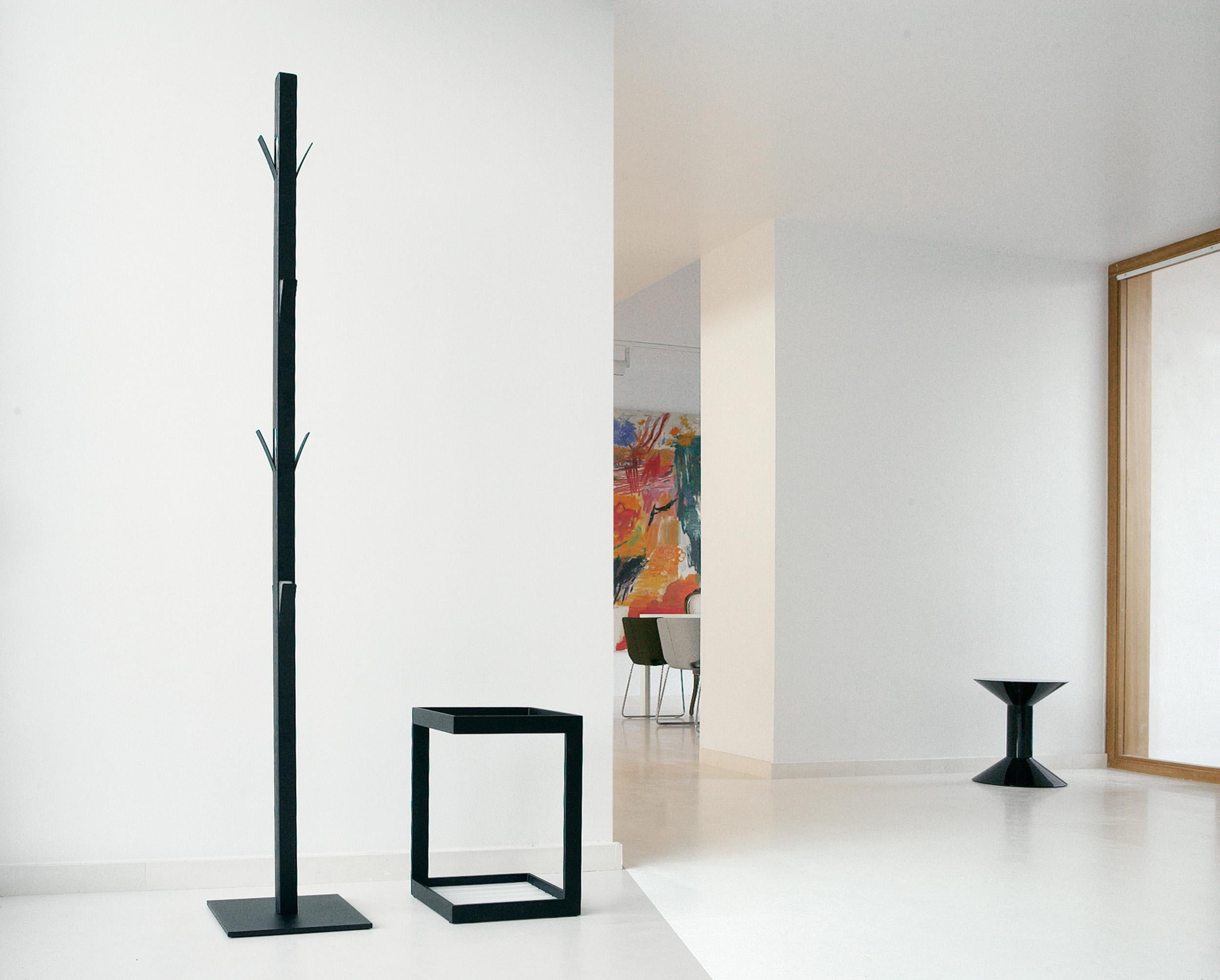 Viccarbe collection of coat racks and umbrella stands for domestic and contract use.

Inspired by Donald Judd’s Minimalist sculptures, the ‘windows’ of the rack are laser cut and carefully designed for the proper care of clothes.

Calibrated