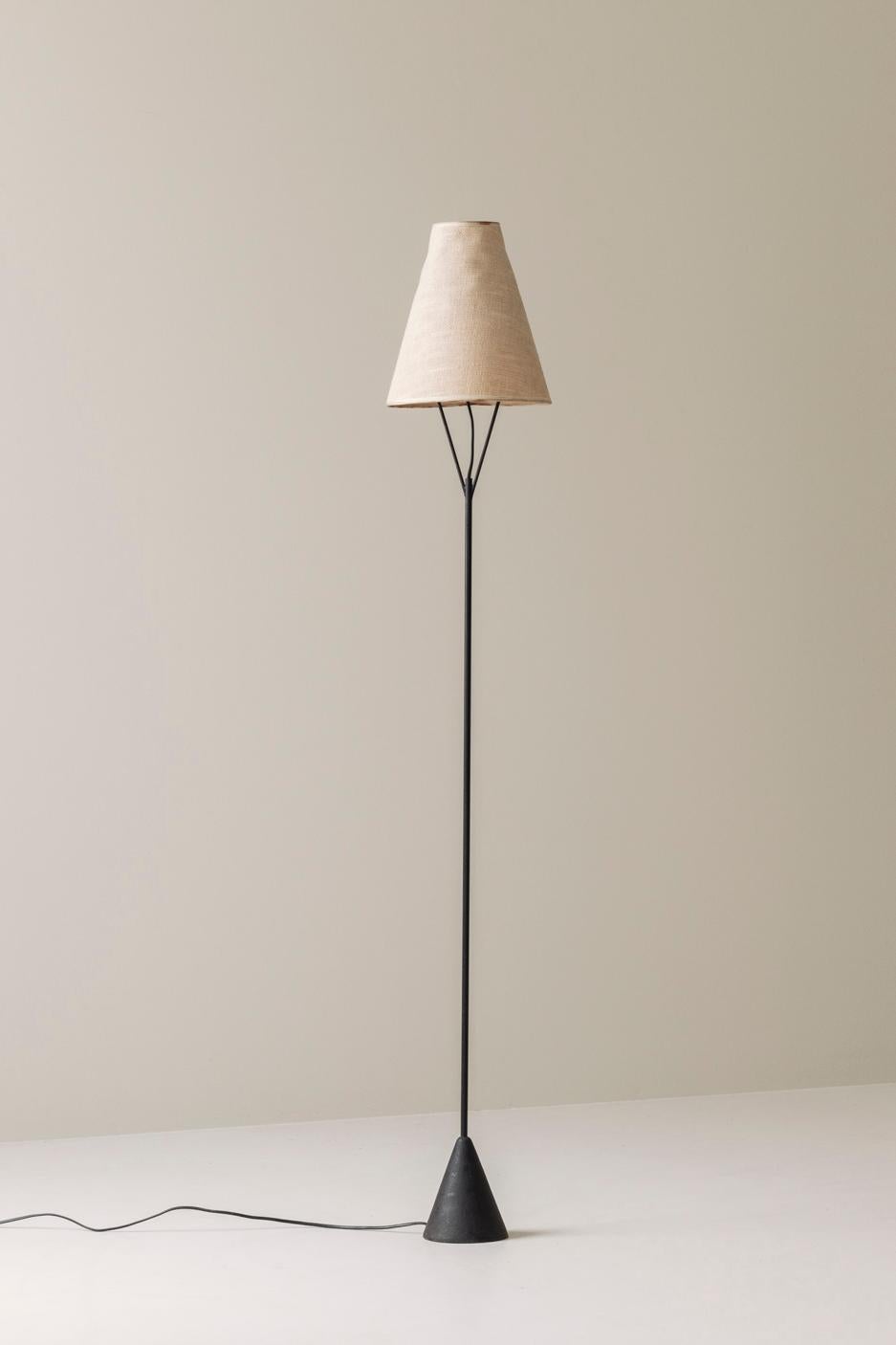 Scandinave moderne Lampadaire 'Vice Versa' de Carl Auböck produit par ASEA en Suède, années 1950. en vente