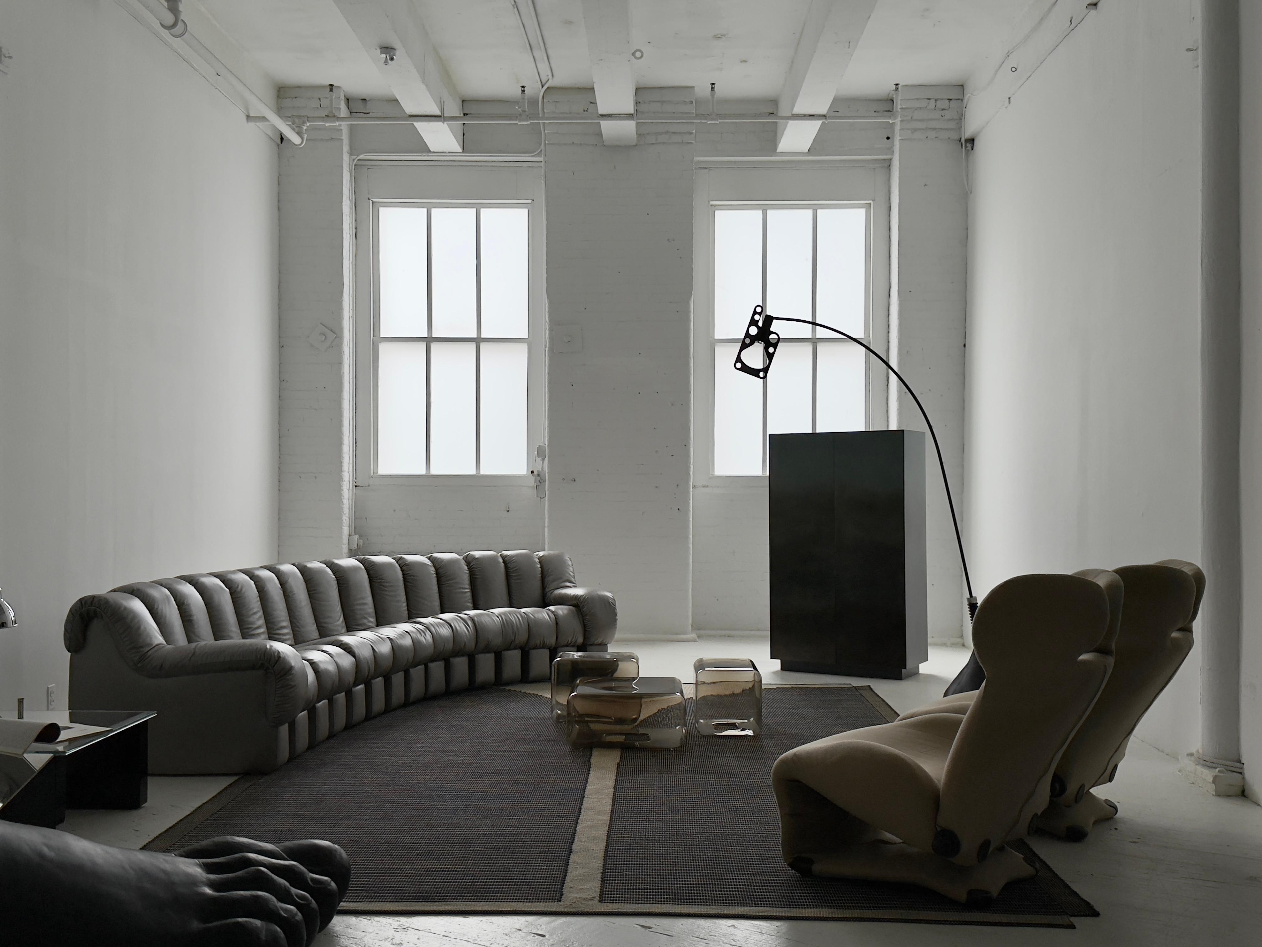 VICE VERSA handmade rug by Chiara Andreatti - Gran Salotto by Duplex For Sale 4