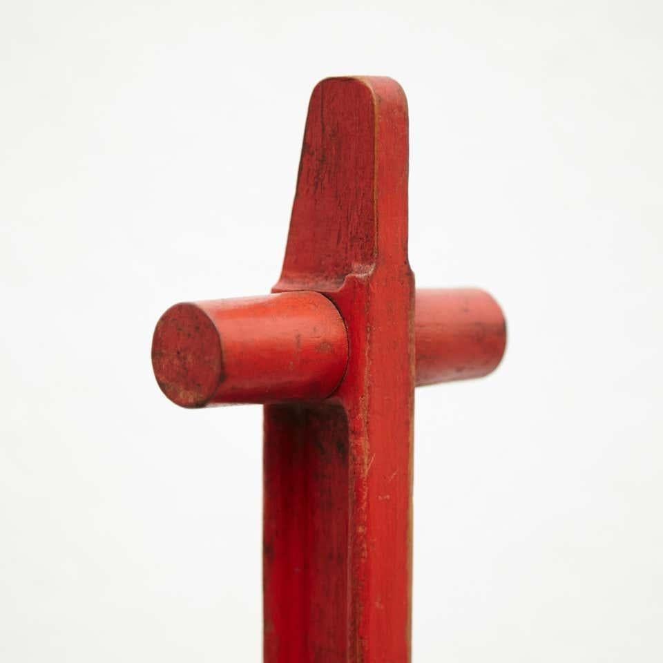 Sculpture CIRCA-81 réalisée par Vicenç Orsola en composition libre vers 2007 à Barcelone.

Bois peint

En très bon état d'origine, avec de légères usures dues à l'âge et à l'utilisation, préservant une belle patine.