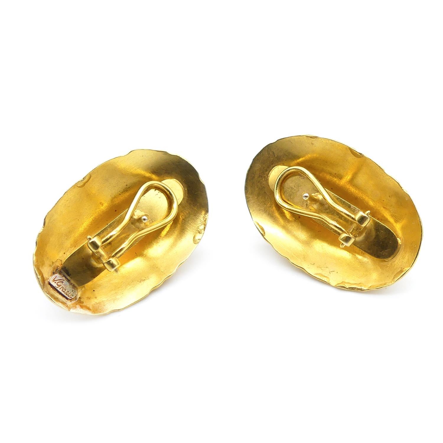Modern  21st Century Diamonds 18 Karat Gold Stud Shield Earrings Omega Vicente Gracia For Sale