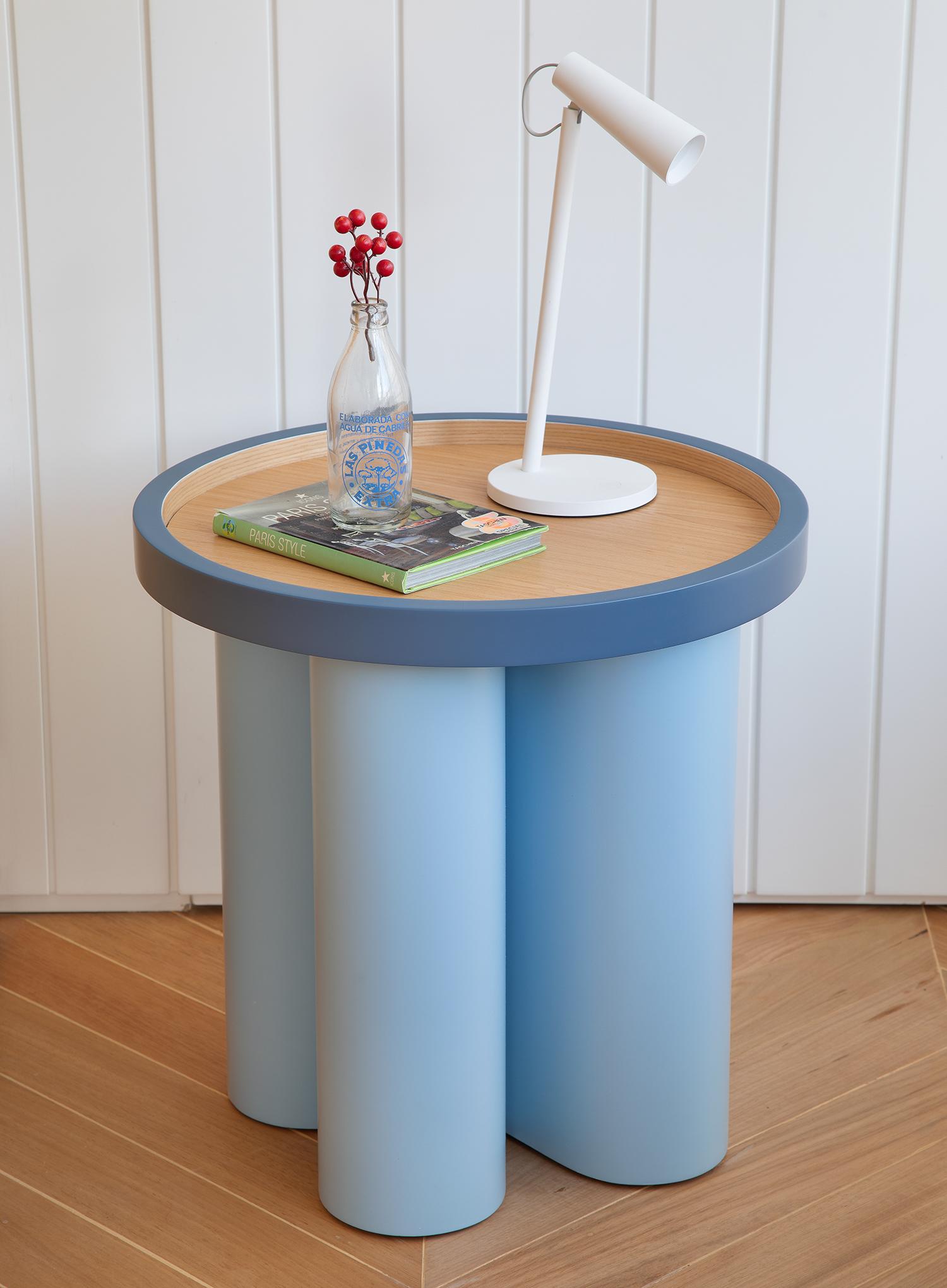 Lacquered Vicente Side Table For Sale