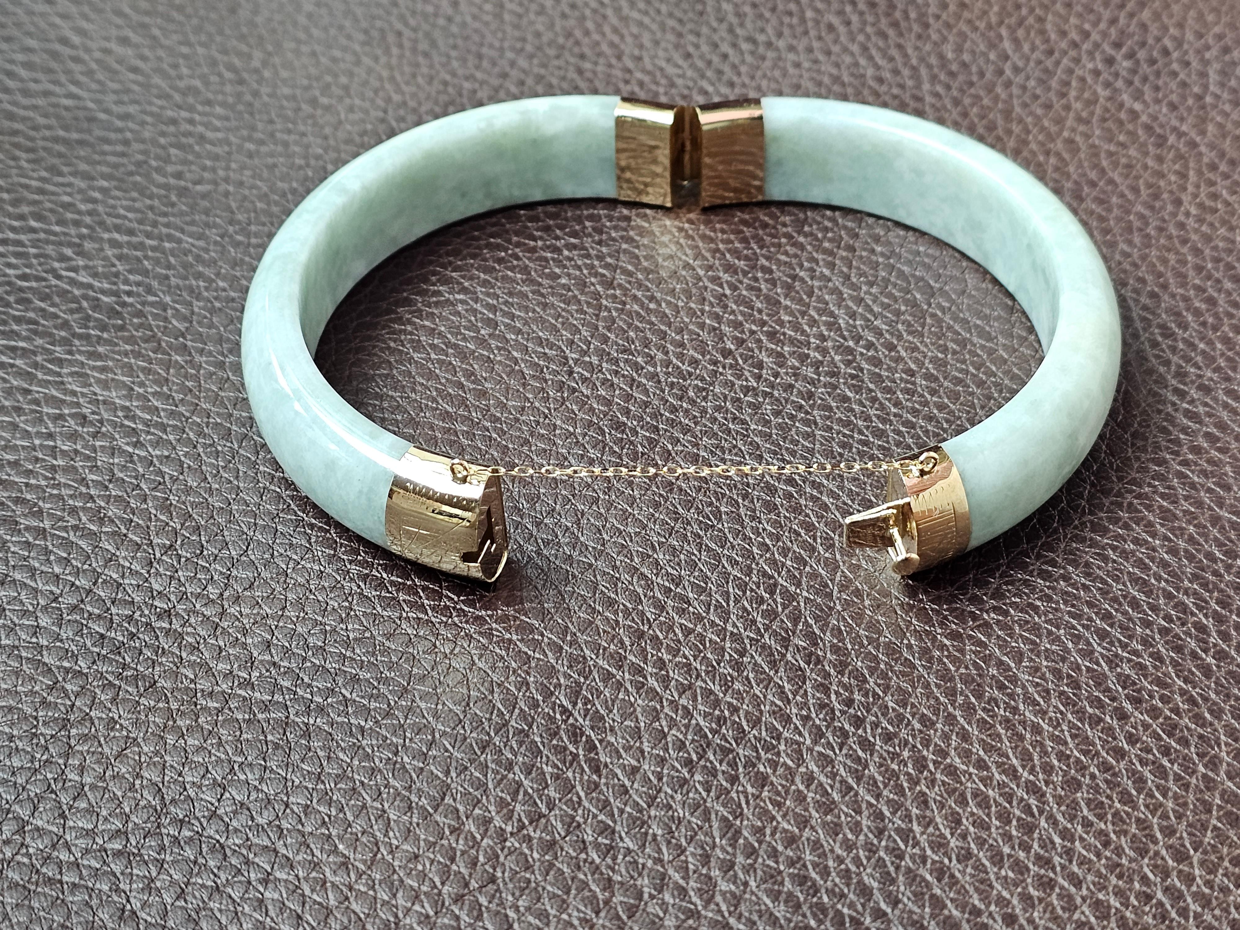 Viceroy's Circular Burmese A-Jade Bangle Bracelet (with 14K Gold) For Sale 3