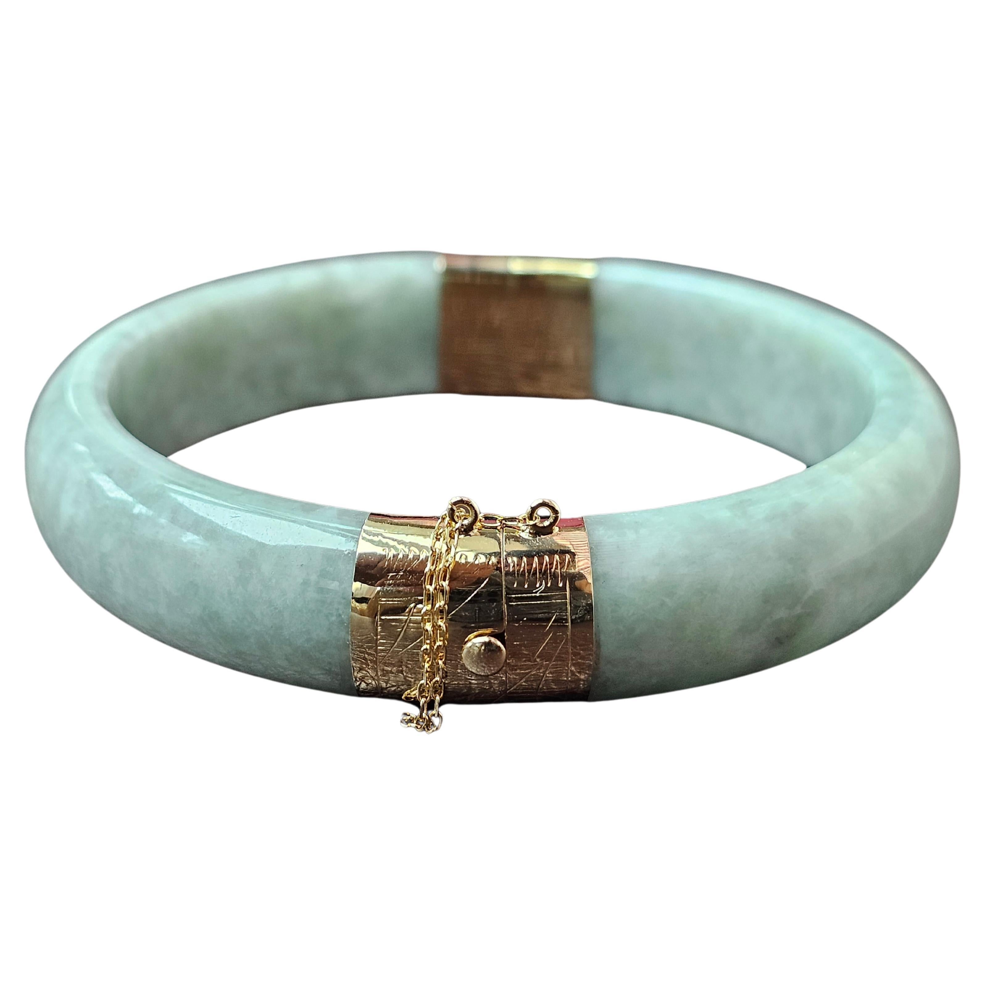 Viceroy's Circular Burmese A-Jade Bangle Bracelet (with 14K Gold) For Sale