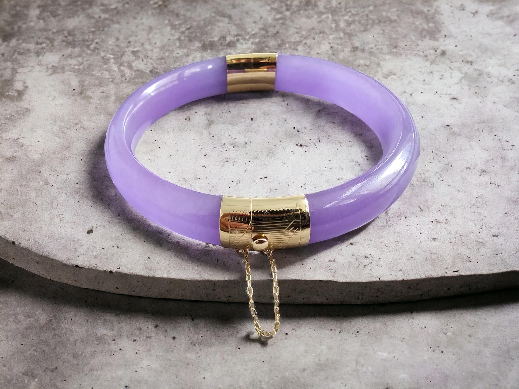 Viceroy's Circular Lavender Jade Bangle Bracelet (with 14K Yellow Gold) For Sale 6