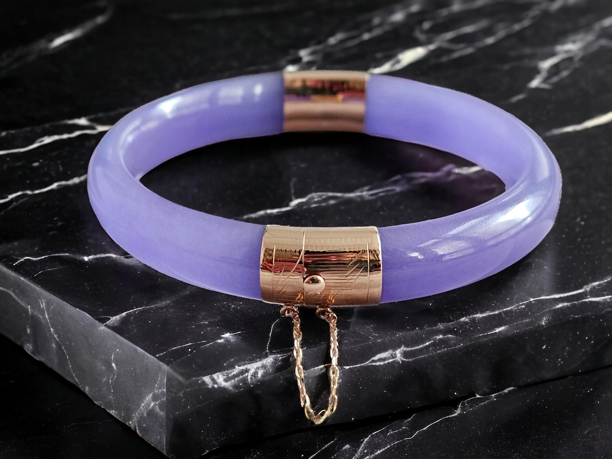 Mixed Cut Viceroy's Circular Lavender Jade Bangle Bracelet (with 14K Yellow Gold) For Sale