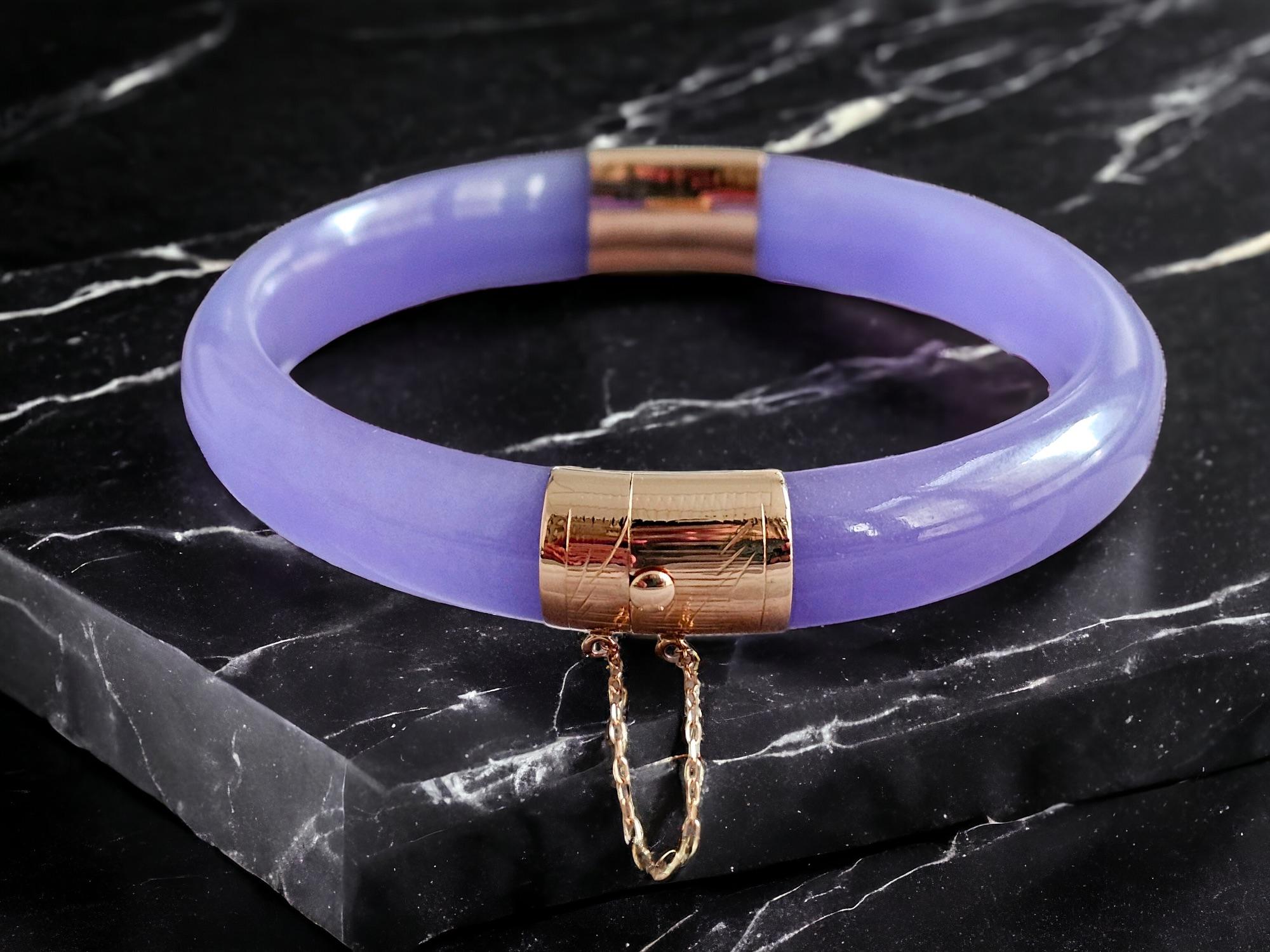 Viceroy's Circular Lavender Jade Bangle Bracelet (with 14K Yellow Gold) For Sale 1