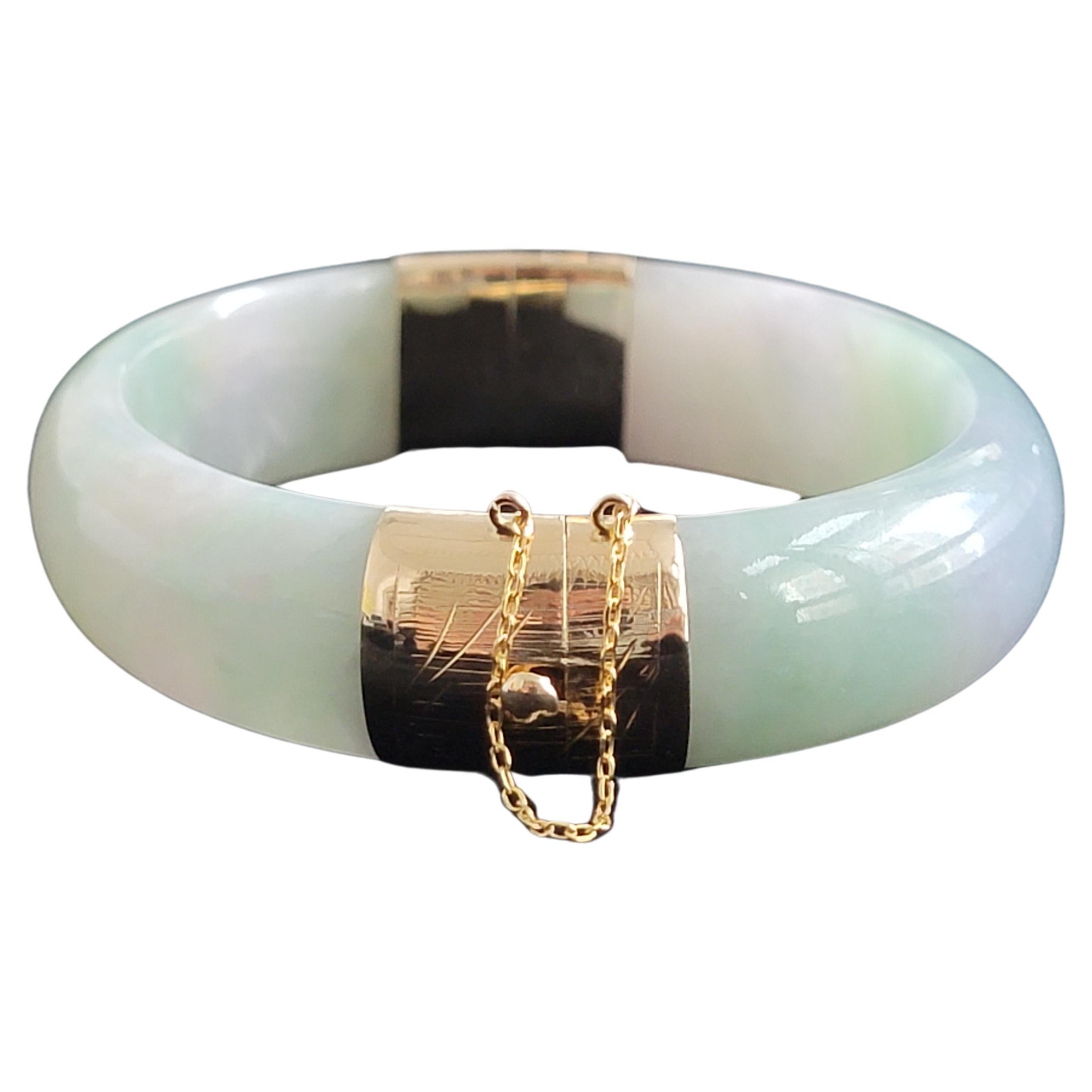 Viceroy's Elliptical Burmese A-Jade Bangle Bracelet (with 14K Gold) For Sale