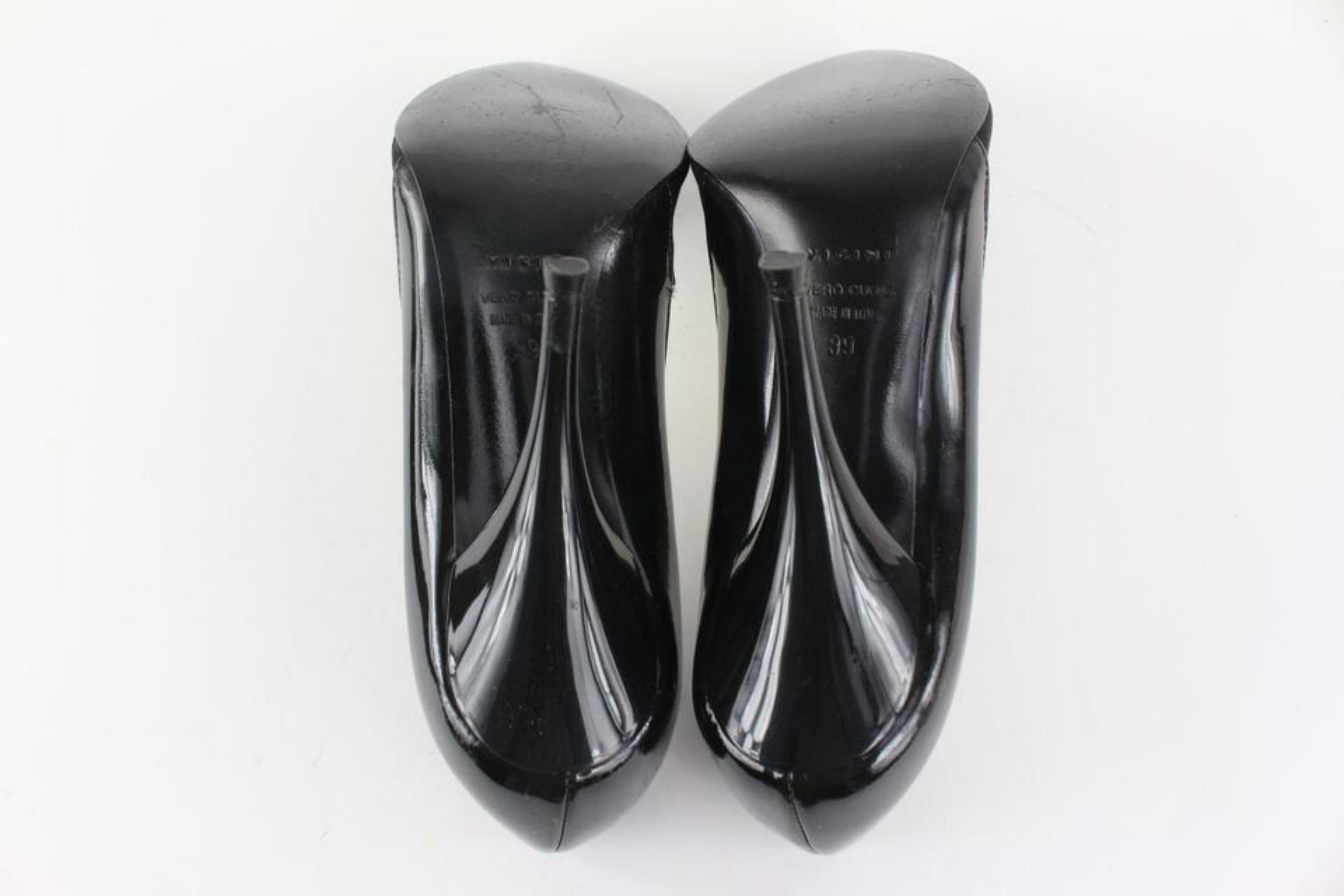 Vicini Size 39 Black Patent x Satin Pump Heels 2V1209 In Good Condition For Sale In Dix hills, NY