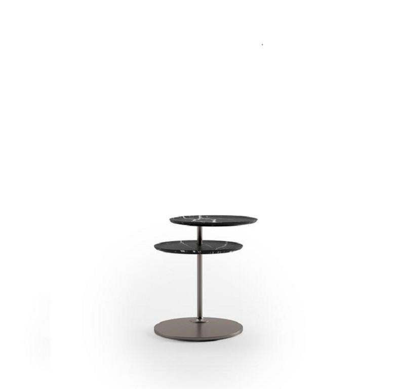 A sophisticated mechanism for traverse movement coffee table.

Design Foster + Partners
100% made in Italy.
