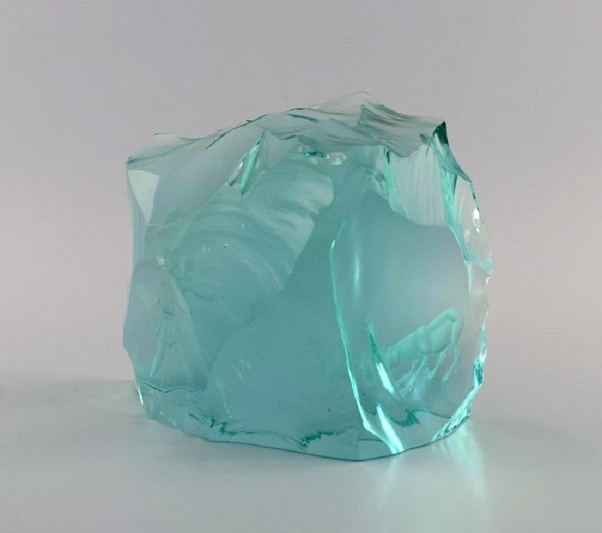 Vicke Lindstrand for Kosta Boda. Unique Glass Block, 1960s In Excellent Condition For Sale In Copenhagen, DK