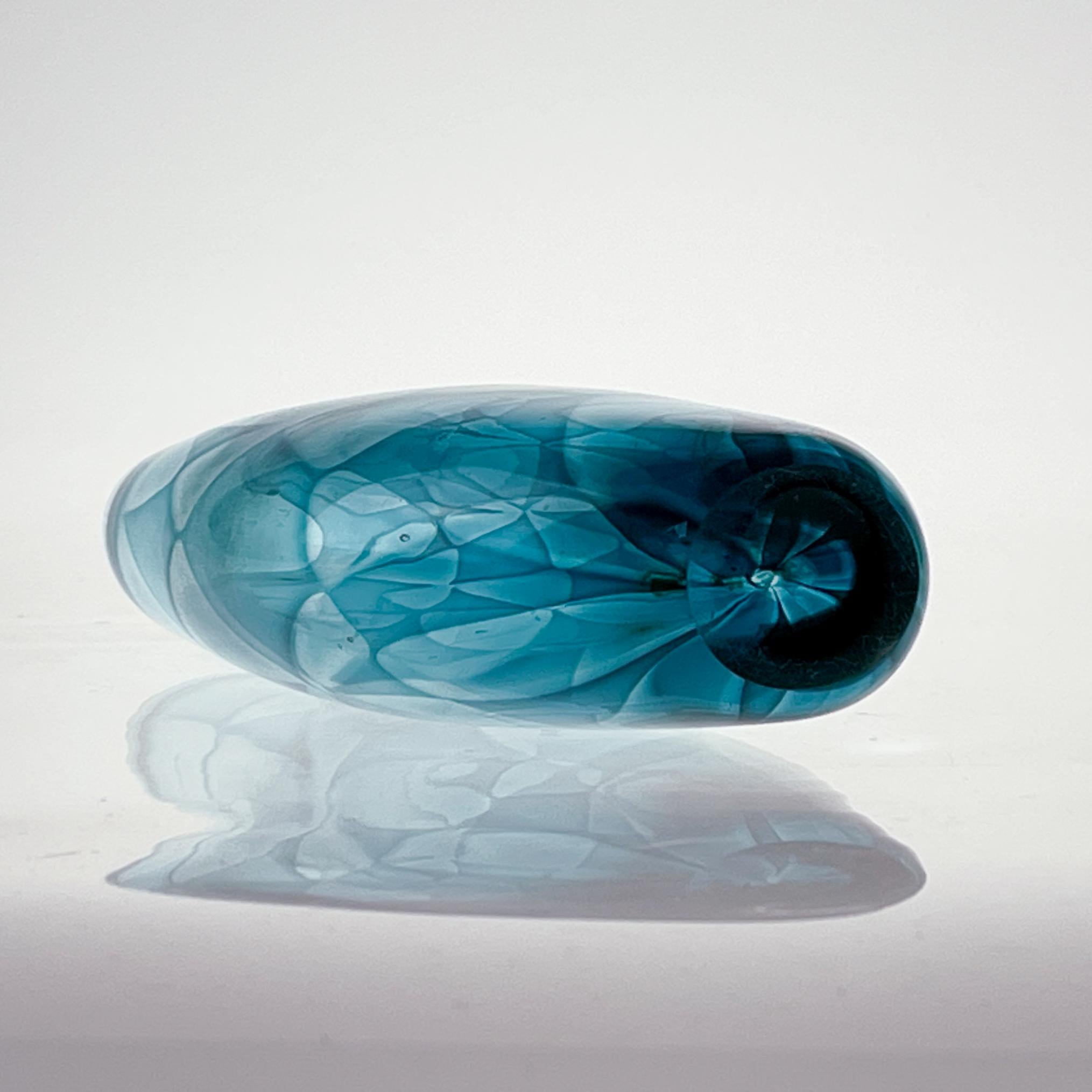 Scandinavian Modern Vicke Lindstrand Glass Art Vase Colora Kosta Turquoise 1960s For Sale 4