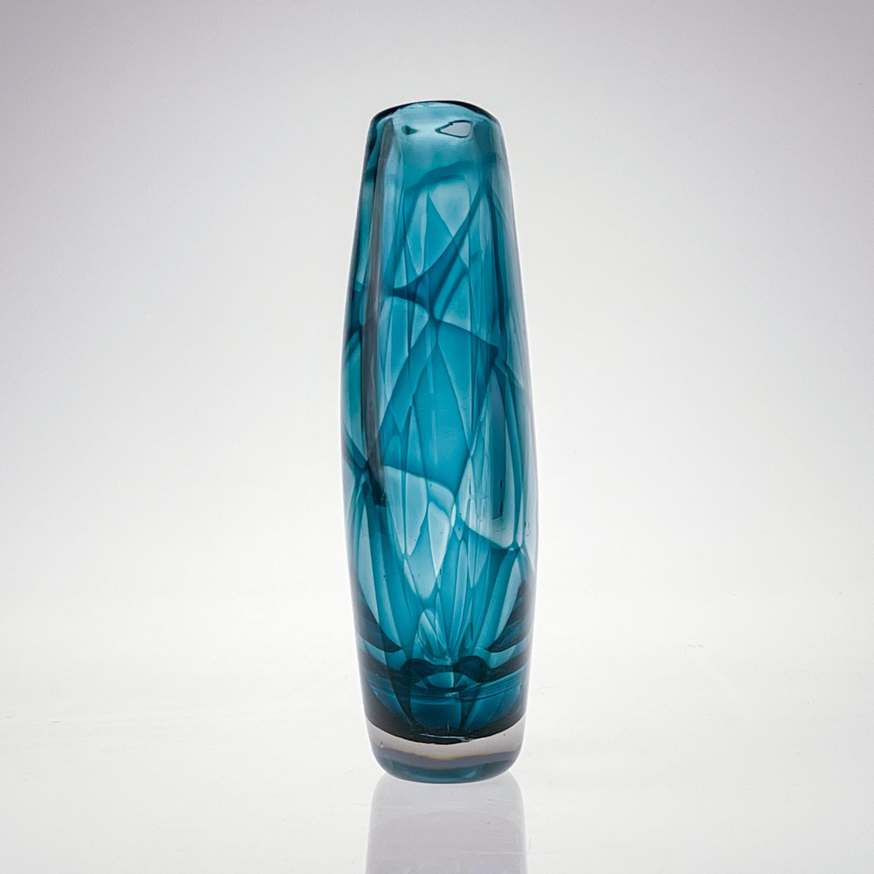 Fait main Vicke Lindstrand vase d'art moderne scandinave en verre couleur turquoise, années 1960 en vente