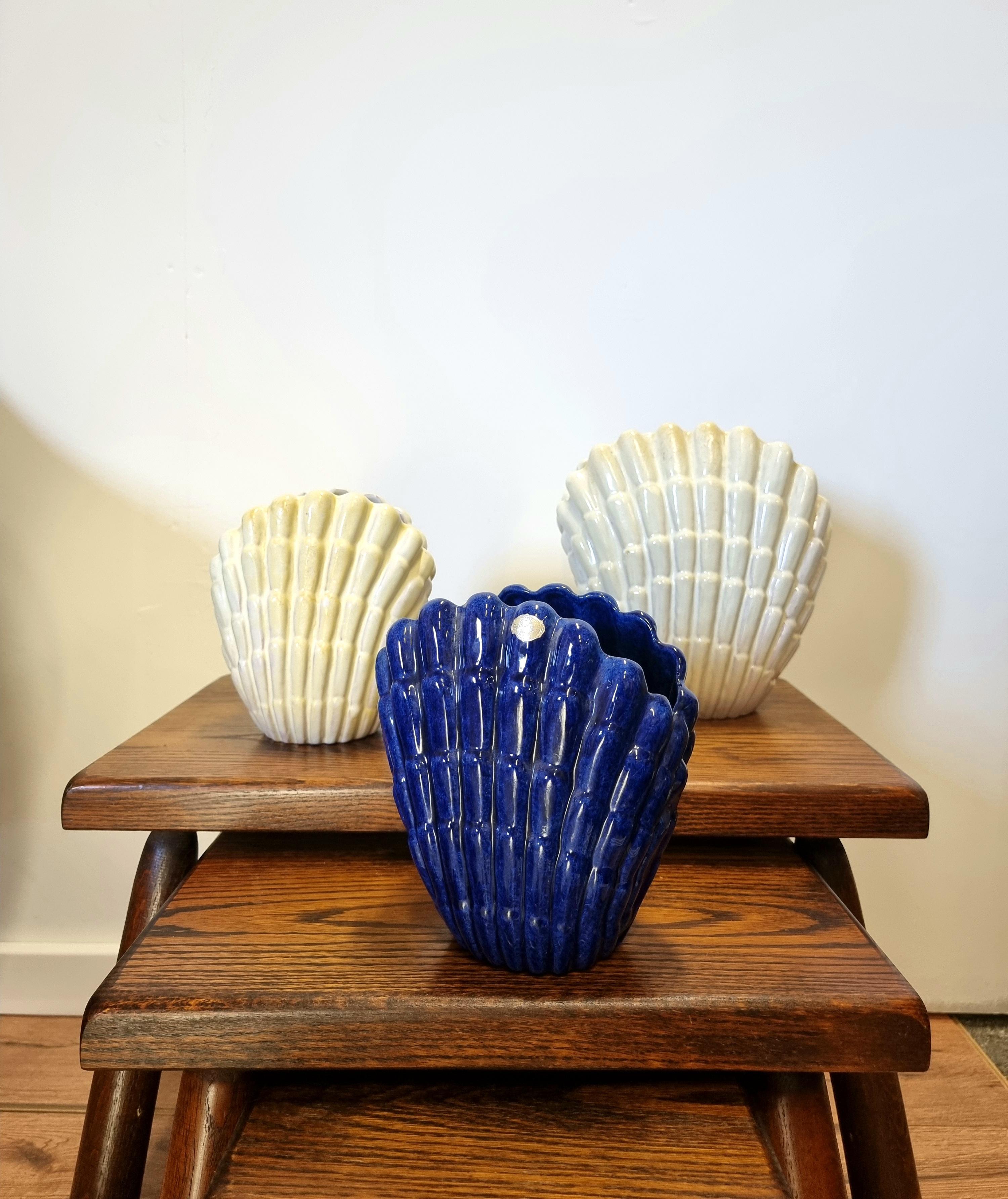 Vicke Lindstrand, Ceramic Seashell Vase, for Ekeby Sweden, Scandinavian Modern In Good Condition In Stockholm, SE