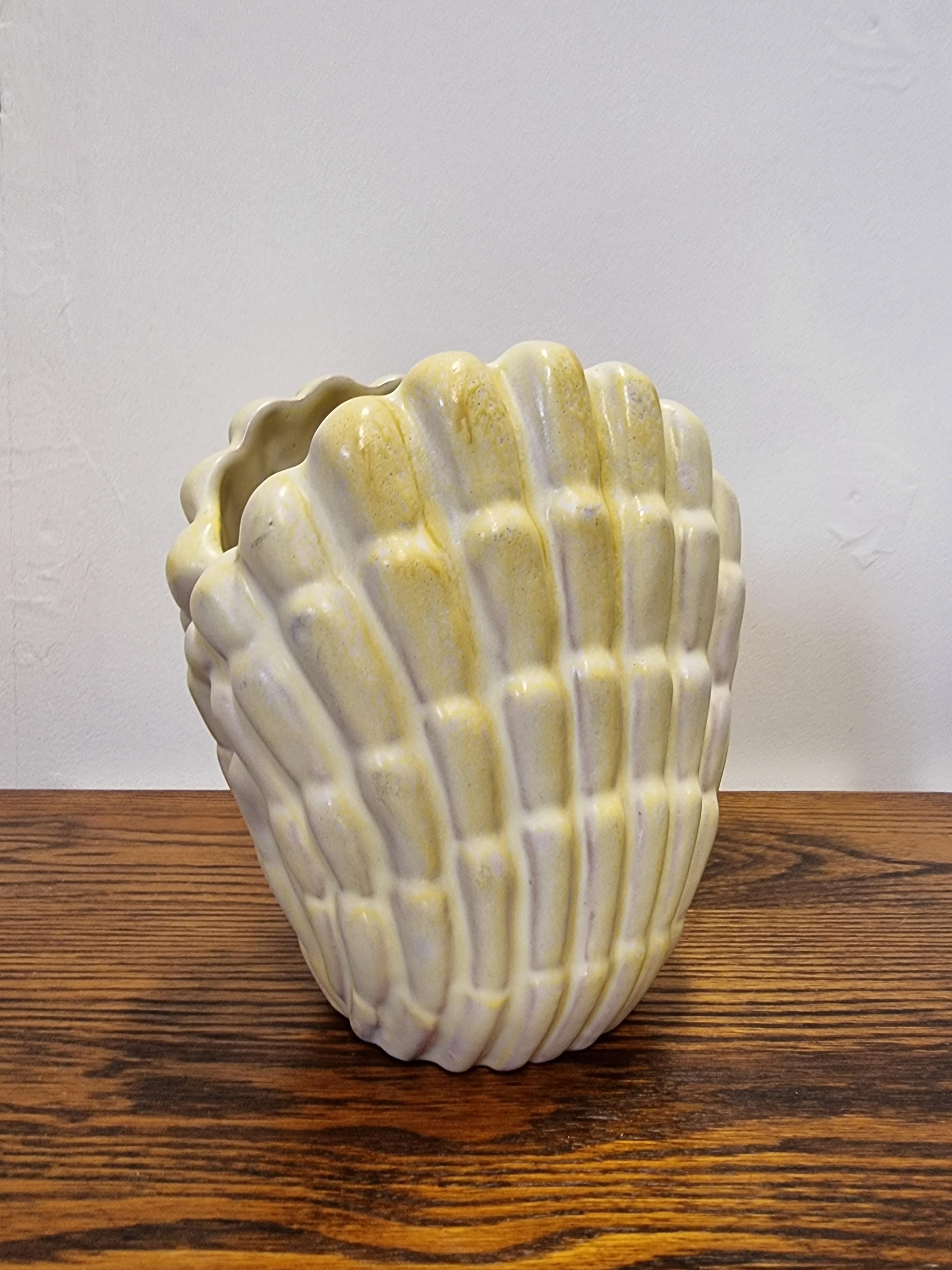 Vicke Lindstrand, Ceramic Seashell Vase, for Ekeby Sweden, Scandinavian Modern