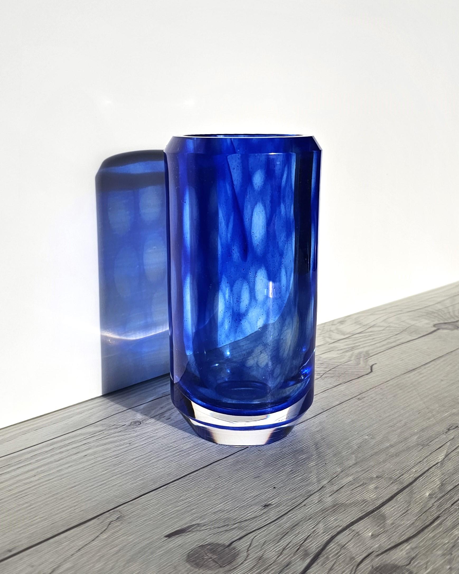 Scandinavian Modern Vicke Lindstrand 'Colora' series for Kosta, Modernist Lapis and Cobalt Blue Vase For Sale