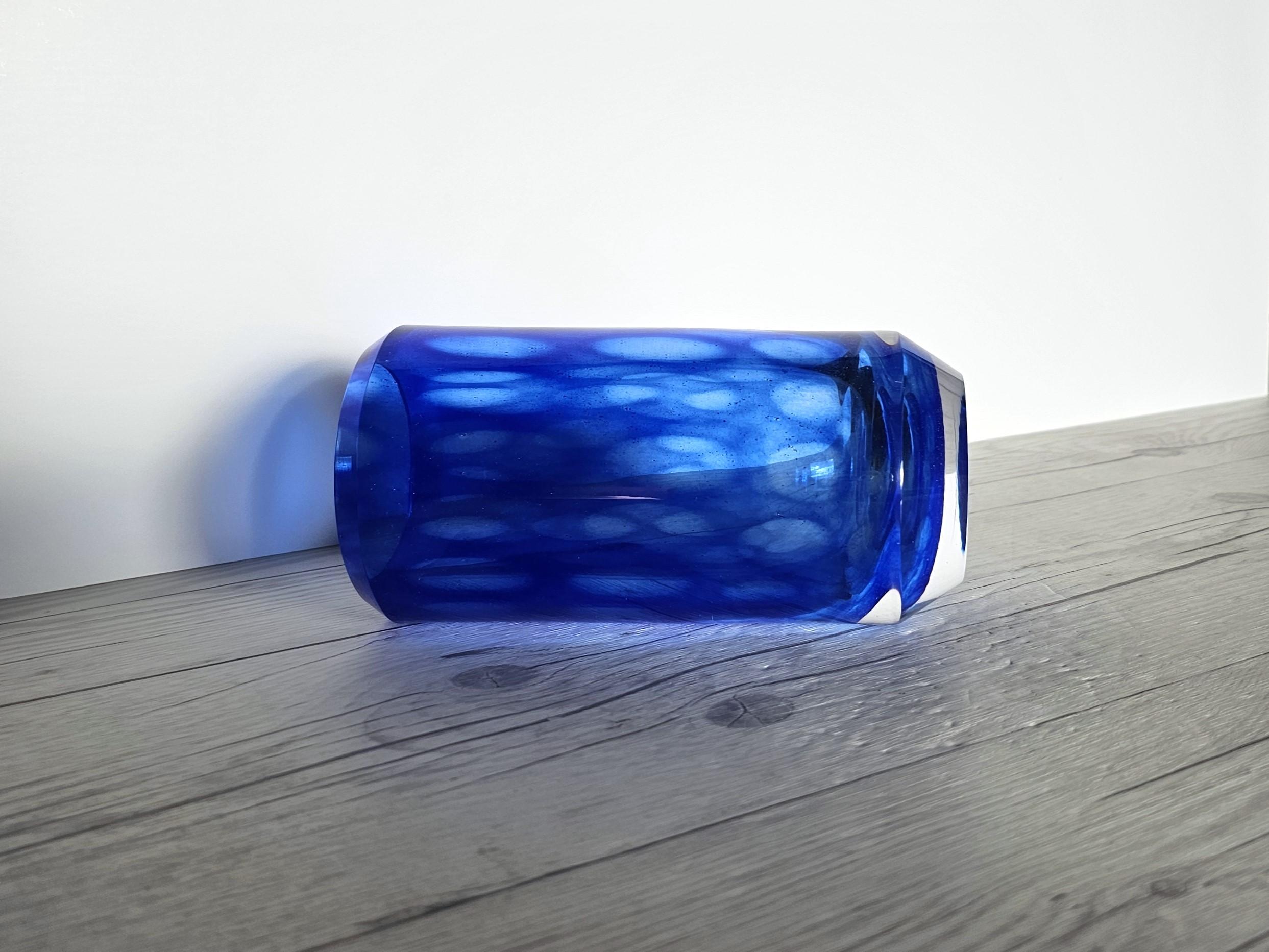 Vicke Lindstrand serie 'Colora' per Kosta, Vaso modernista in Lapis e Blu Cobalto In condizioni buone in vendita a Frome, GB