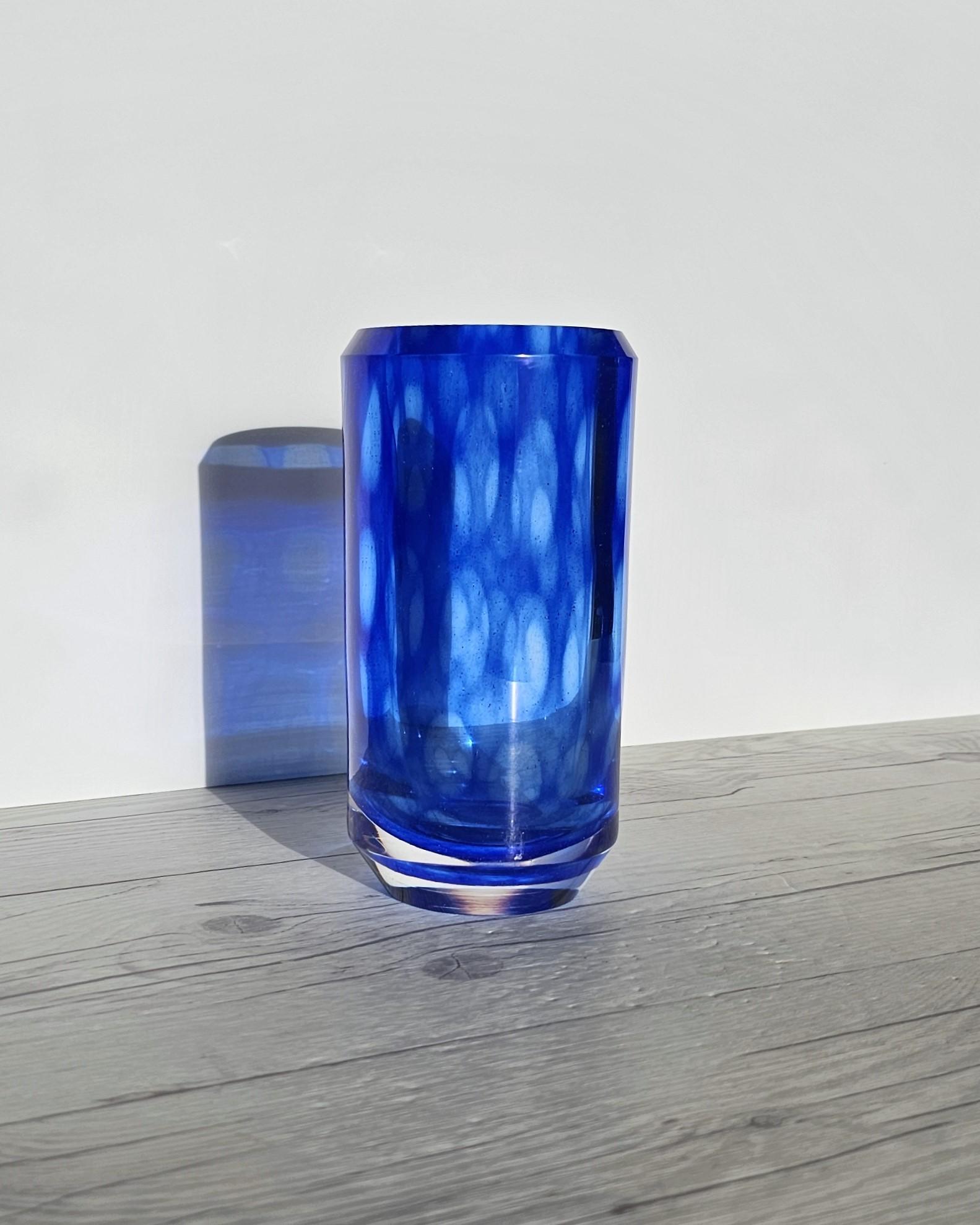 Mid-20th Century Vicke Lindstrand 'Colora' series for Kosta, Modernist Lapis and Cobalt Blue Vase For Sale