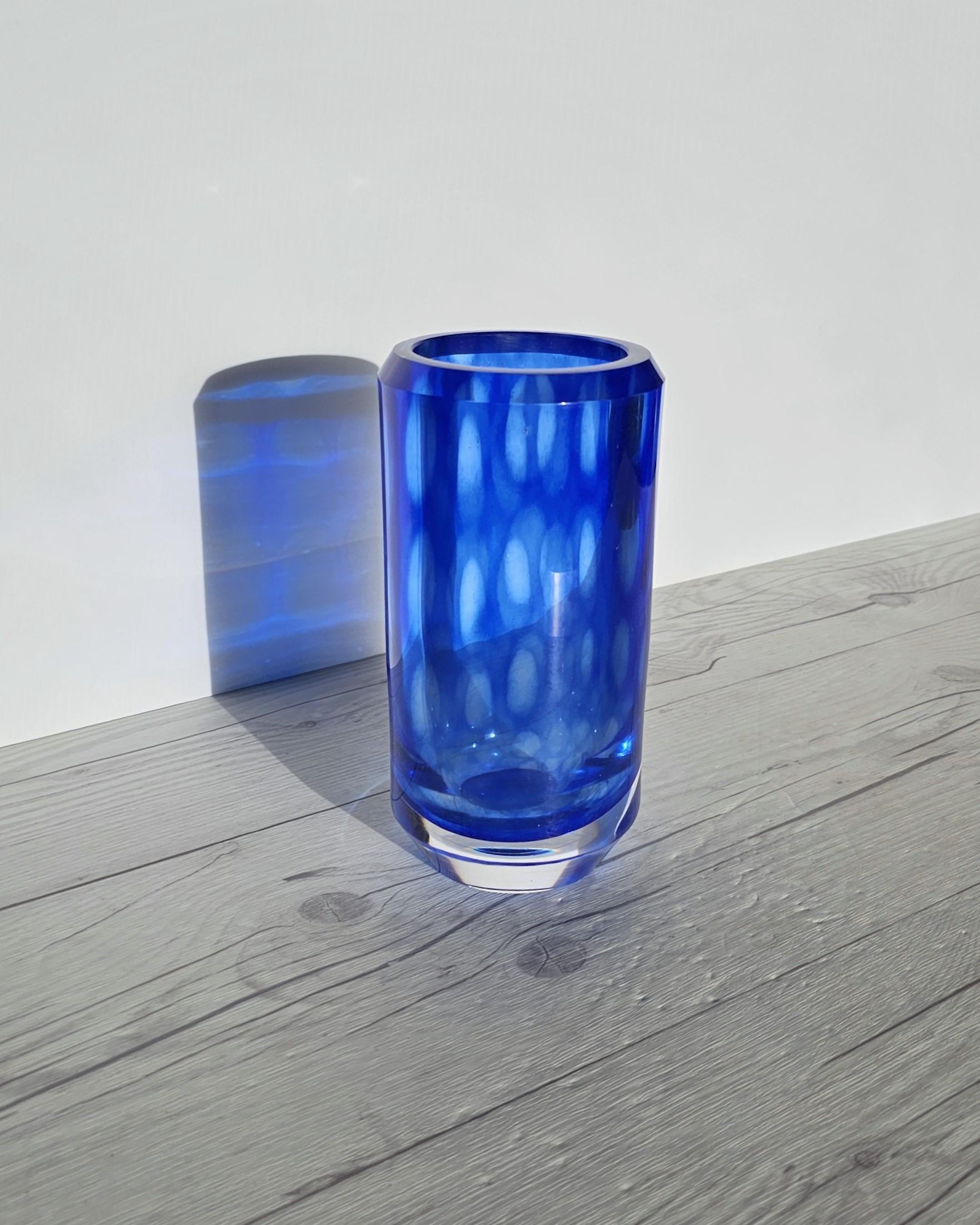 Vicke Lindstrand 'Colora' series for Kosta, Modernist Lapis and Cobalt Blue Vase For Sale 1