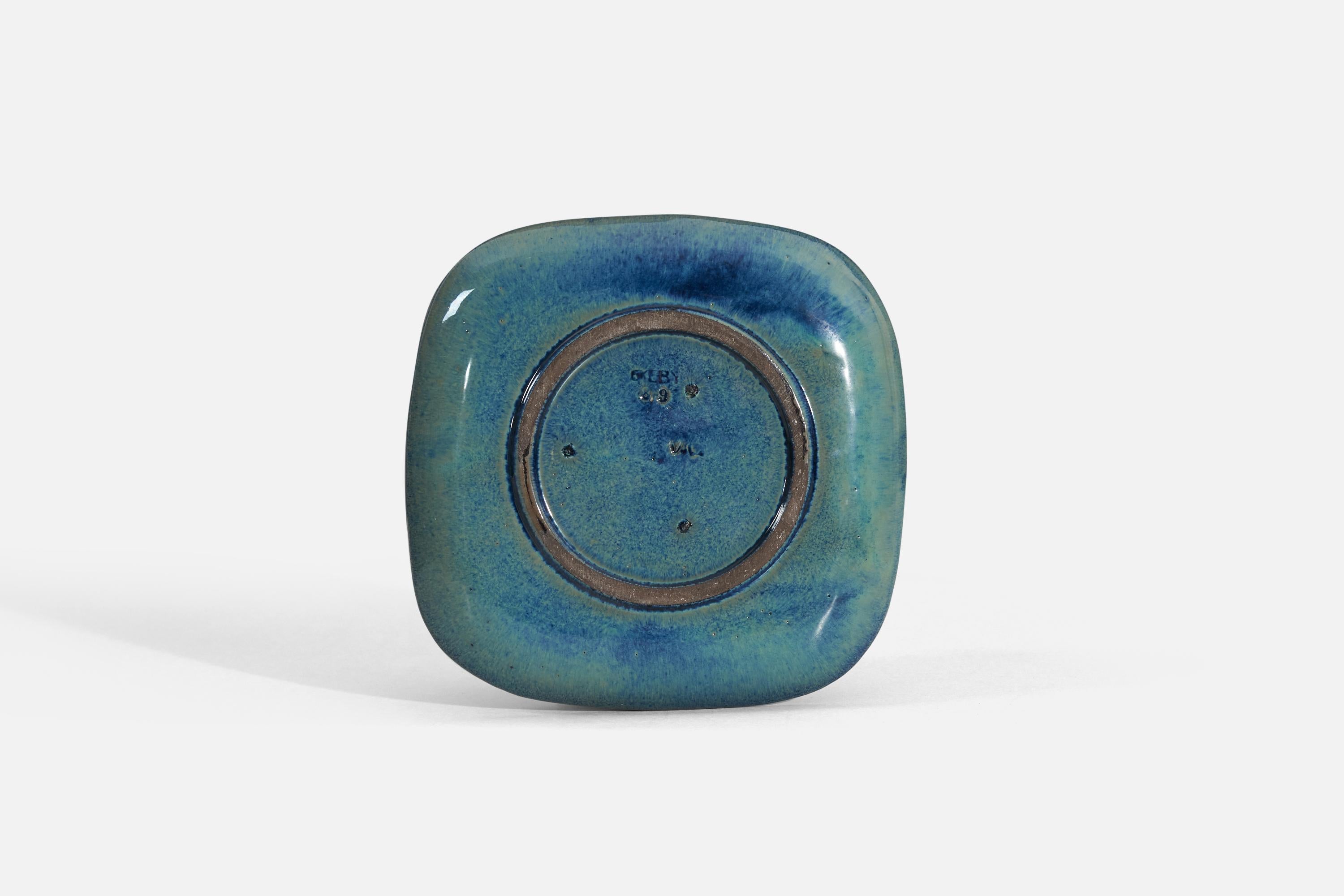 Svedese Vicke Lindstrand, Piatto, terracotta smaltata blu, Upsala Ekeby, Svezia, anni '40 in vendita