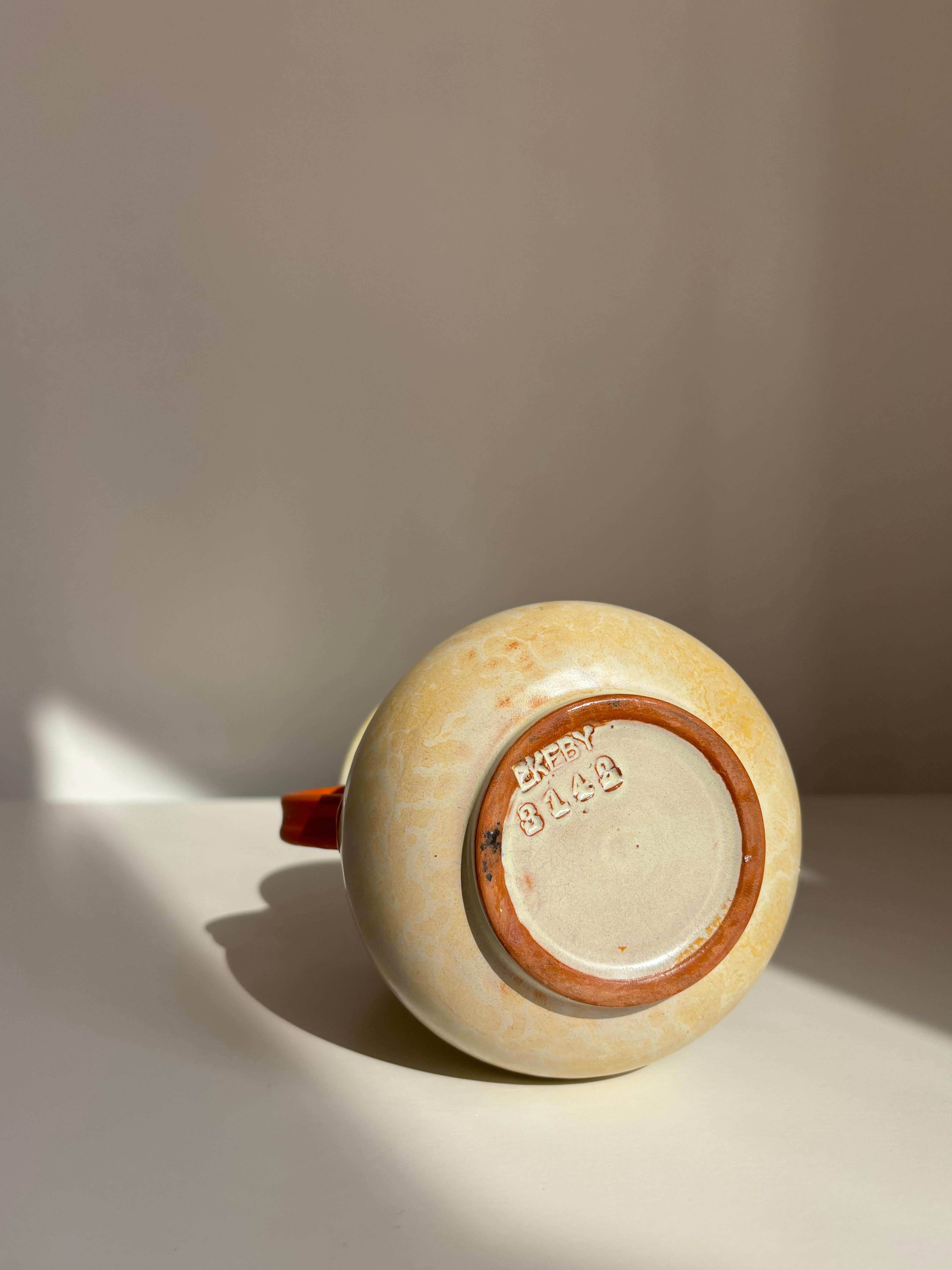 Vicke Lindstrand Dusty Yellow Ceramic Vase, Upsala Ekeby, Sweden, 1940s For Sale 1