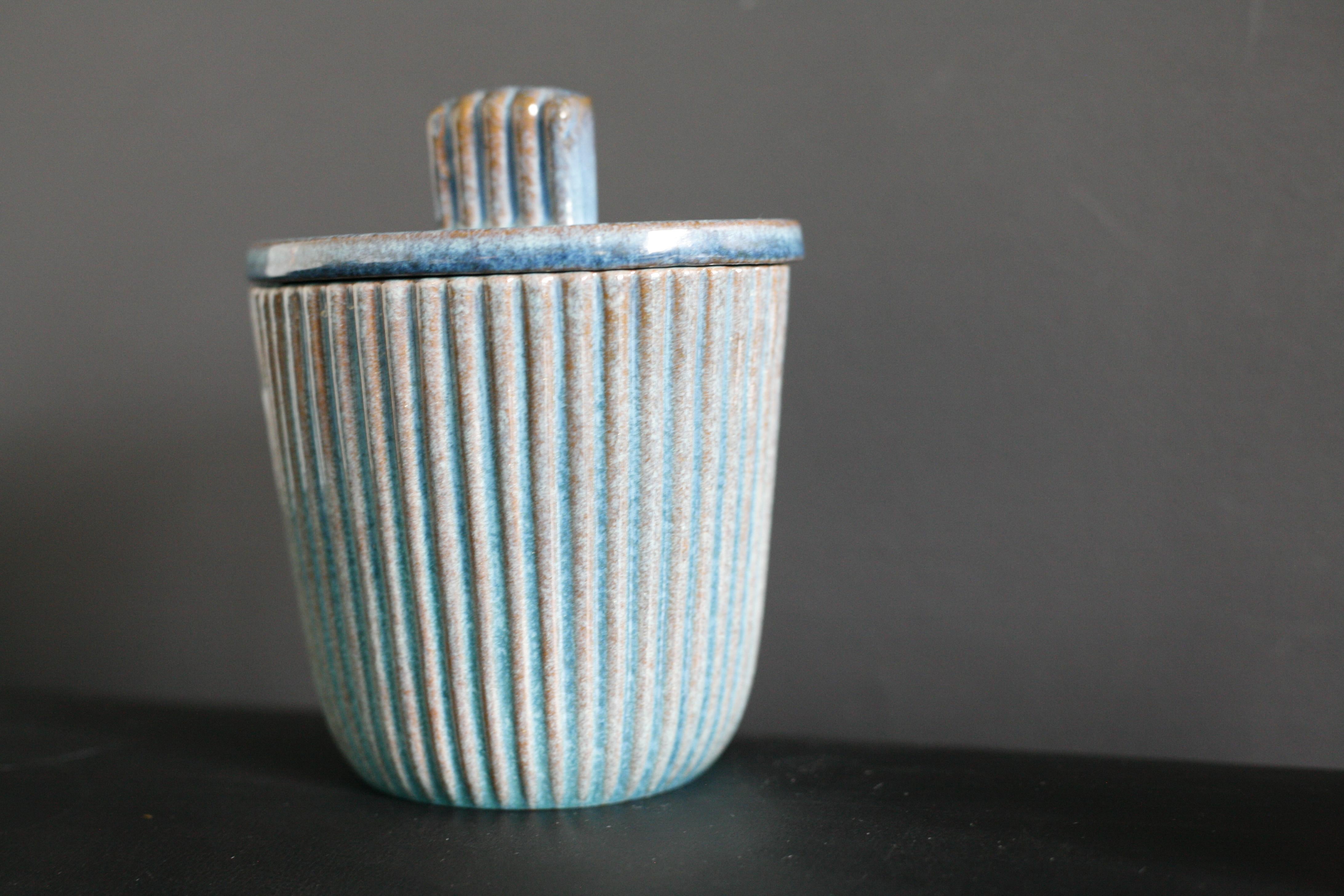 20th Century Vicke Lindstrand, Ekeby Urn and and Ceramic Box with Lid, Sweden, 1960 For Sale