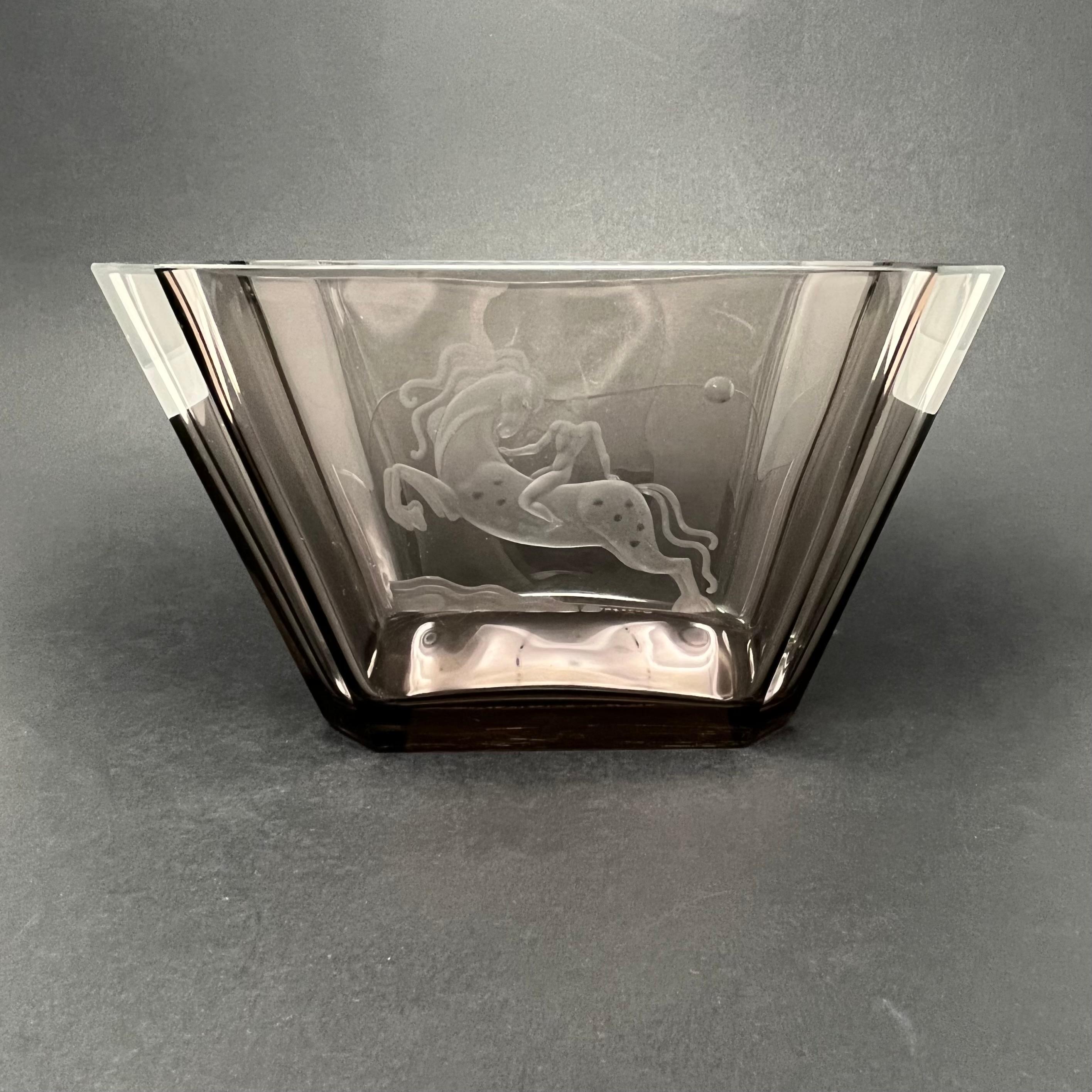 Vicke Lindstrand Engraved Glass Bowl Horse and Rider Orrefors 1930s For Sale 5