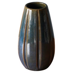 Vicke Lindstrand, Fluted Vase, Glazed Stoneware, Upsala-Ekeby, Sweden, 1940s