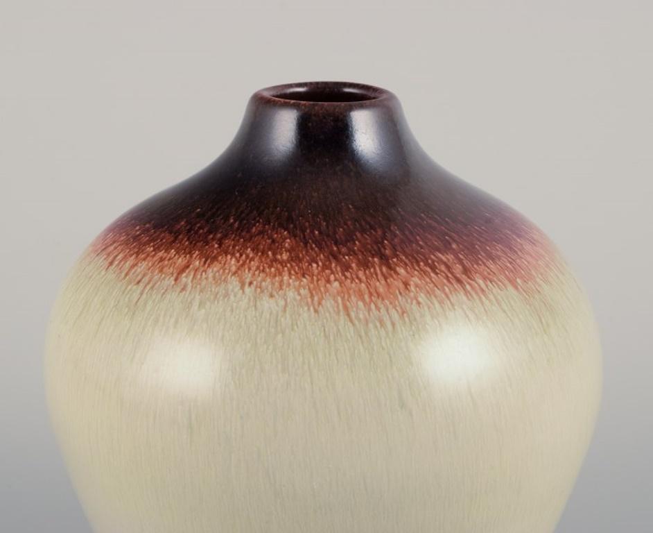 Scandinavo moderno Vicke Lindstrand per Ekeby. Vaso in ceramica 