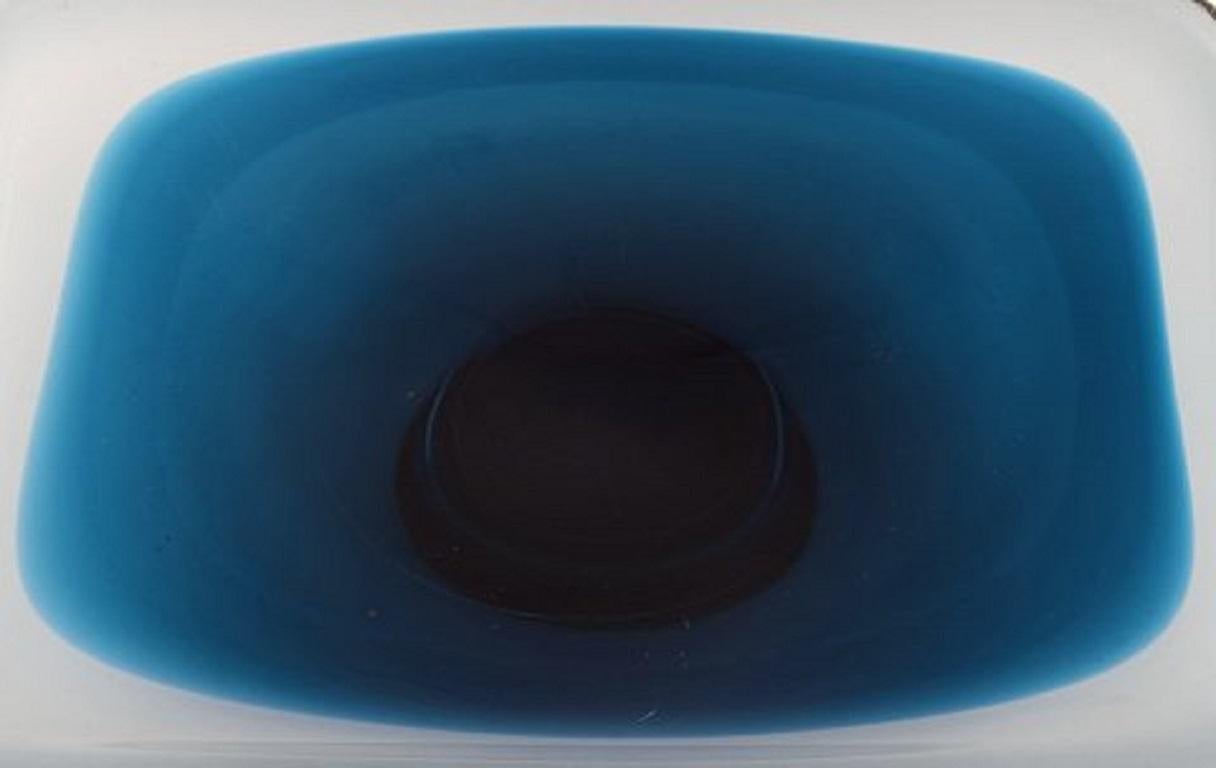 Vicke Lindstrand for Kosta Boda, Bowl in Blue Art Glass, 1958 im Zustand „Gut“ in Copenhagen, DK