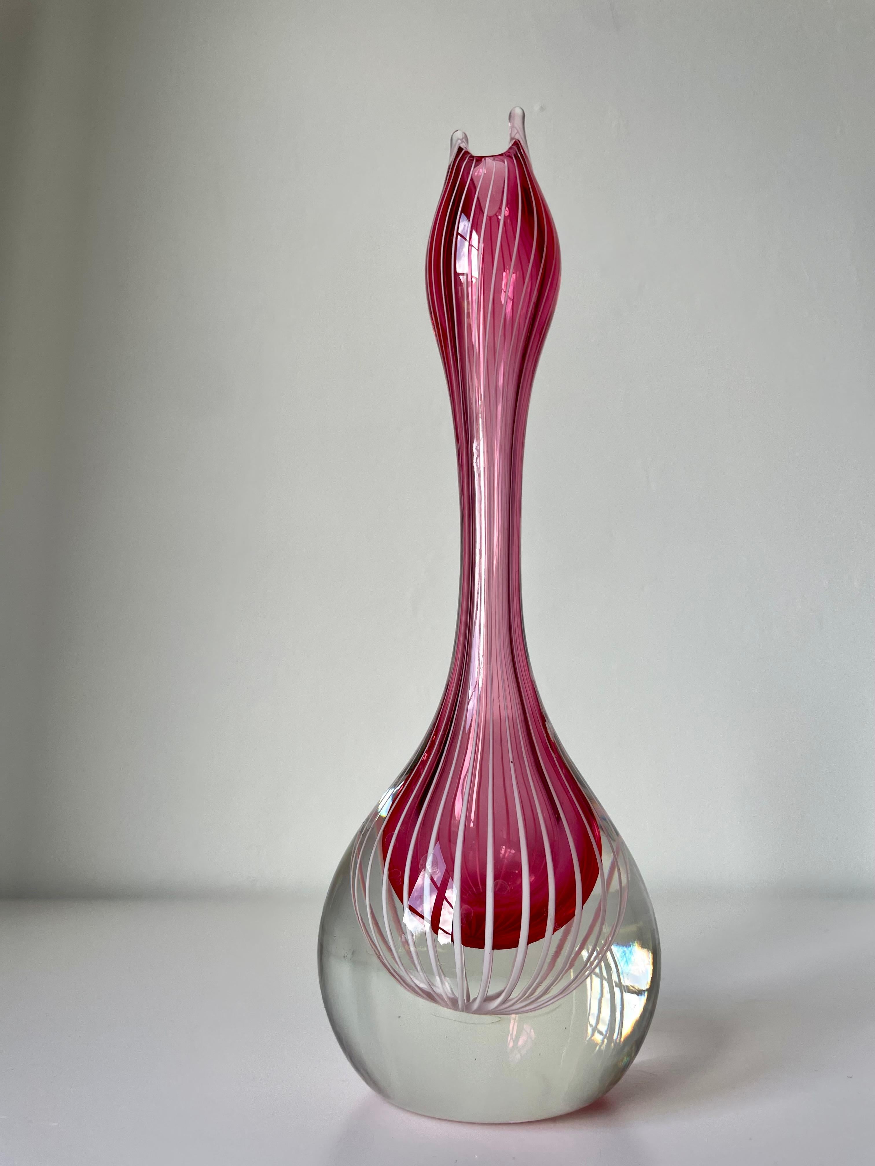 Swedish Vicke Lindstrand for Kosta Boda Pink White Striped Art Glass Vase, 1950s