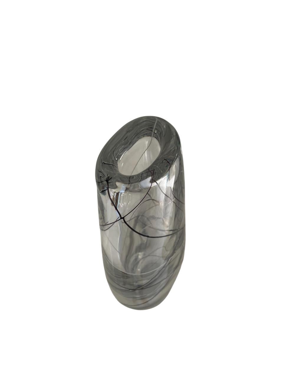 Verre d'art Vicke Lindstrand pour Kosta Boda - Vase en verre d'art The Modern Scandinavian, Suède, 19 en vente