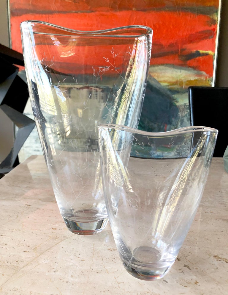 Late 20th Century Vicke Lindstrand for Kosta Boda Swedish Modernist Pair of Etched Glass Vases For Sale