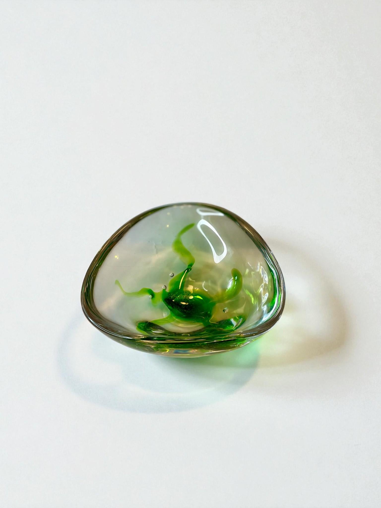 Vicke Lindstrand para Kosta, ''Hierba de mar'' - Sueca de mediados de siglo - (Juego de 3 piezas) en venta 3