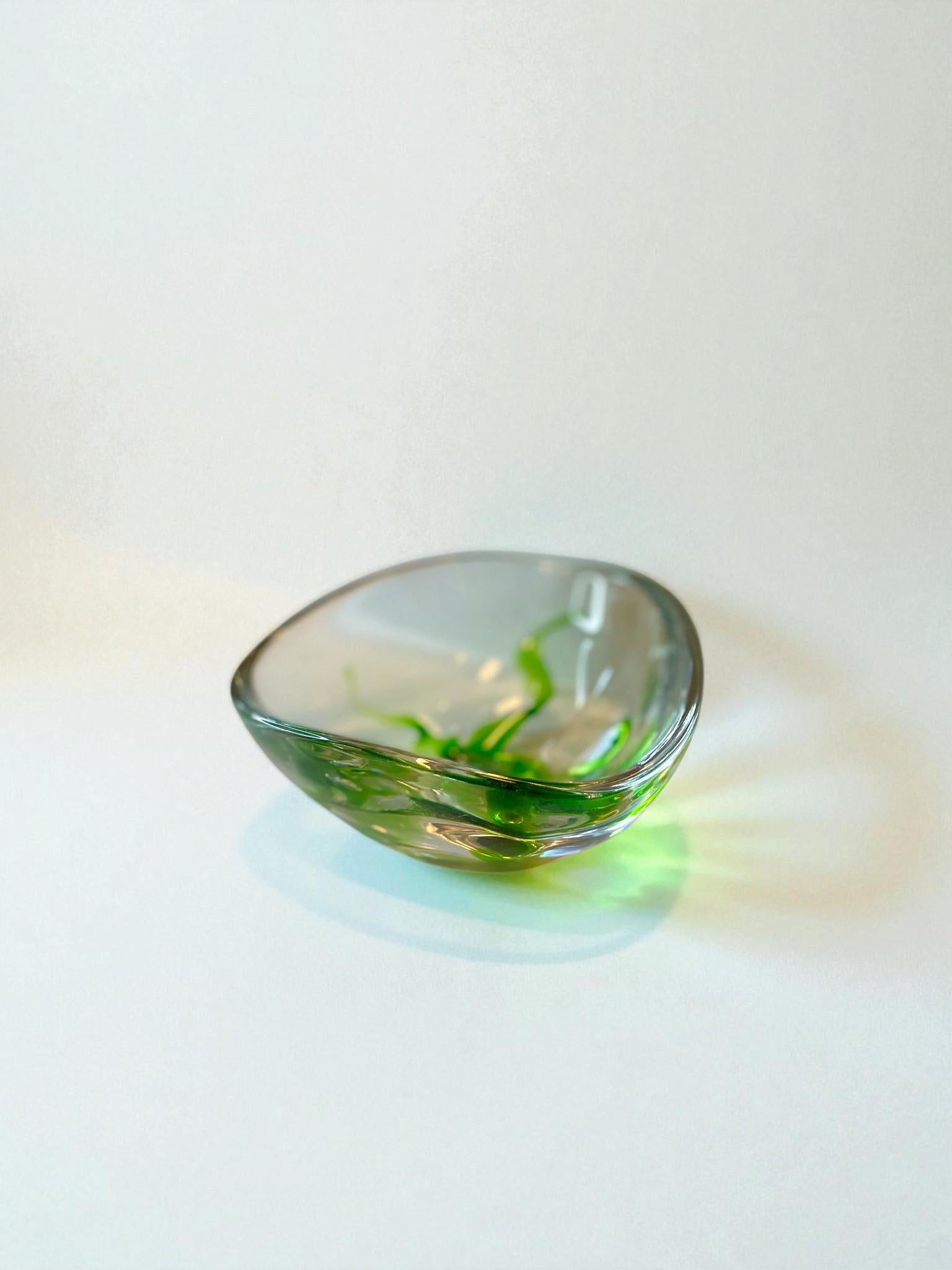 Vicke Lindstrand para Kosta, ''Hierba de mar'' - Sueca de mediados de siglo - (Juego de 3 piezas) en venta 1