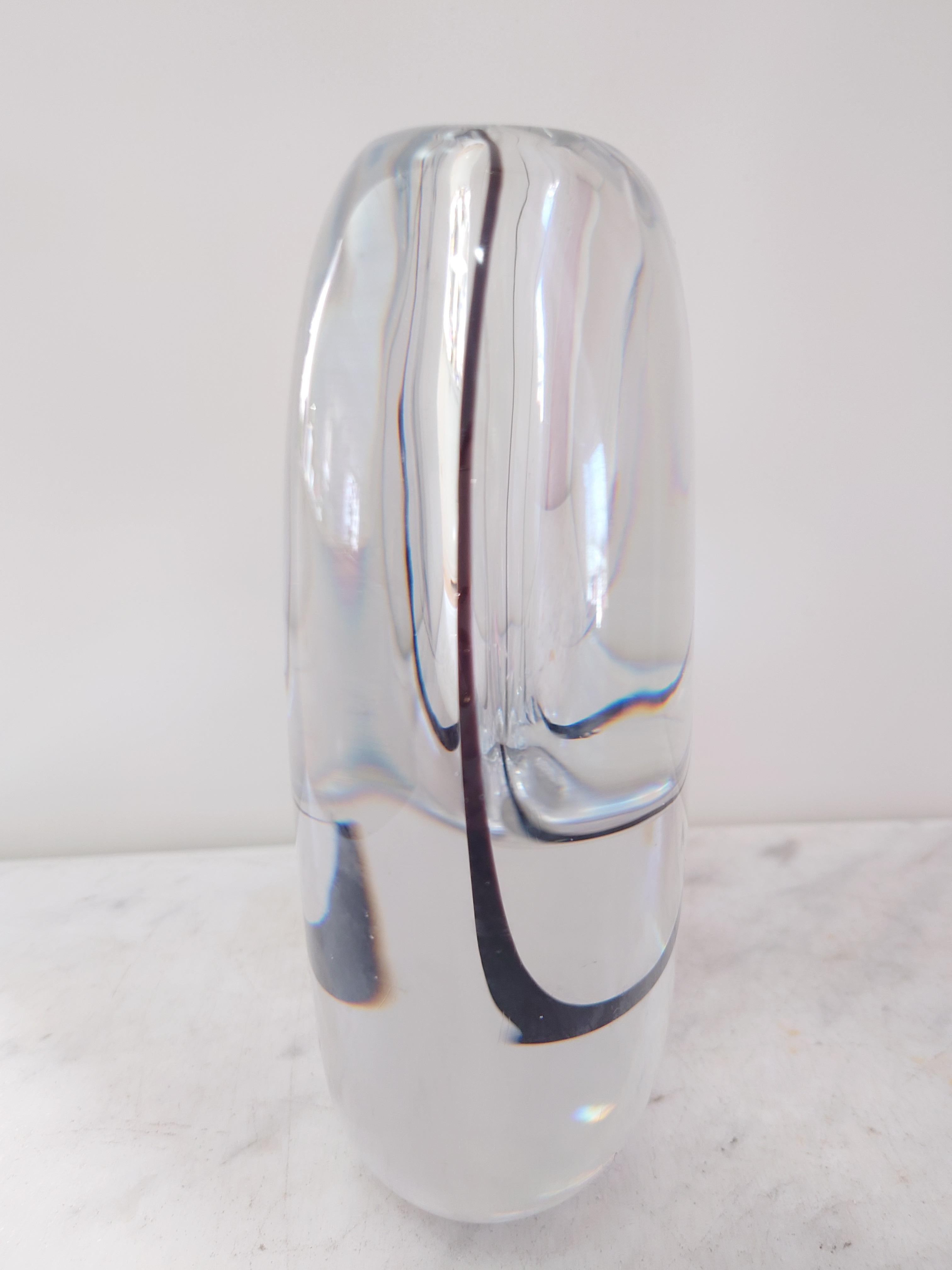 Skandinavische moderne Glasvase von Vicke Lindstrand Kosta KONTUR, skandinavisch-modern  1950s (Handgefertigt) im Angebot