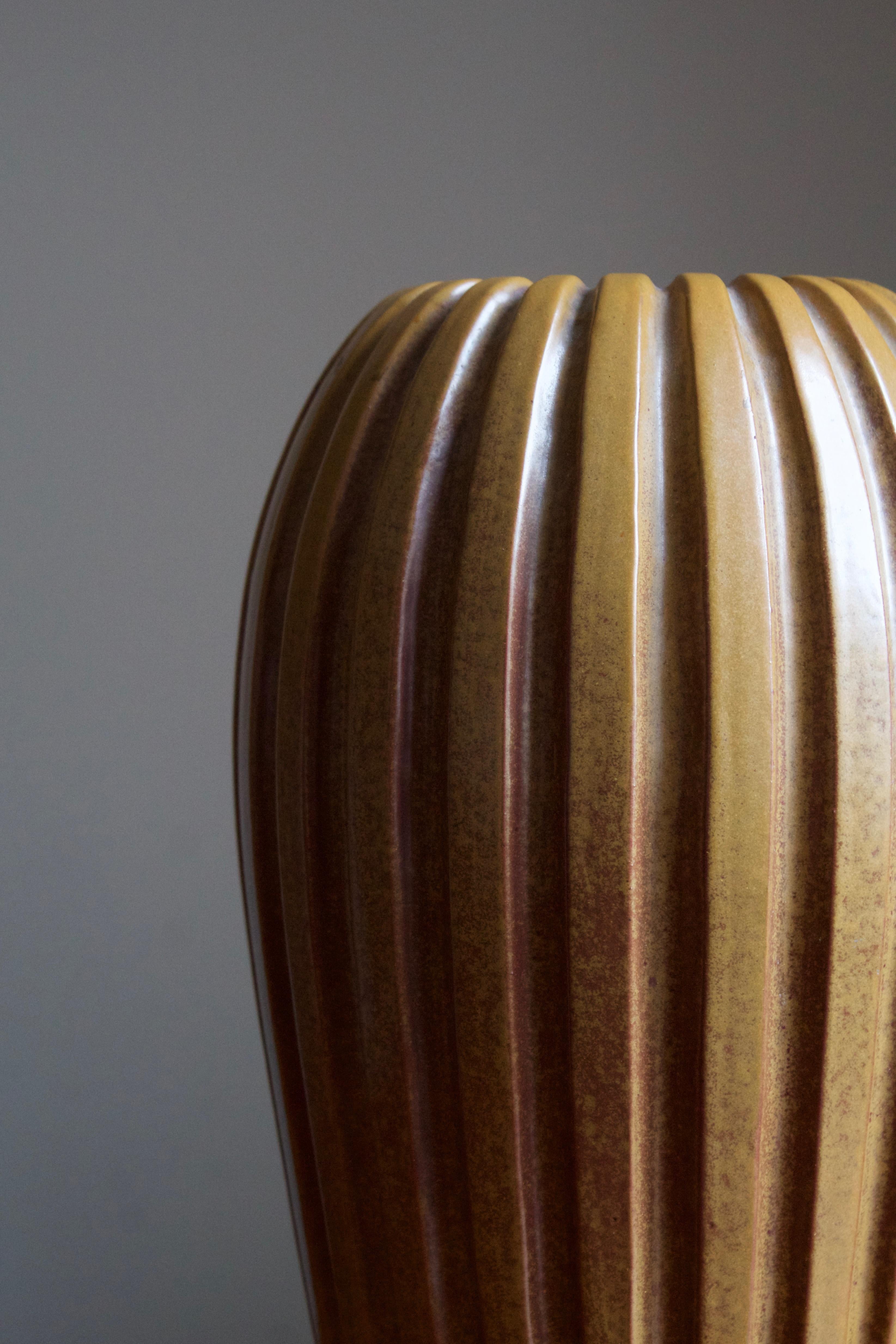 Swedish Vicke Lindstrand, Large Fluted Vase, Glazed Ceramic, Upsala-Ekeby, Sweden, 1940s