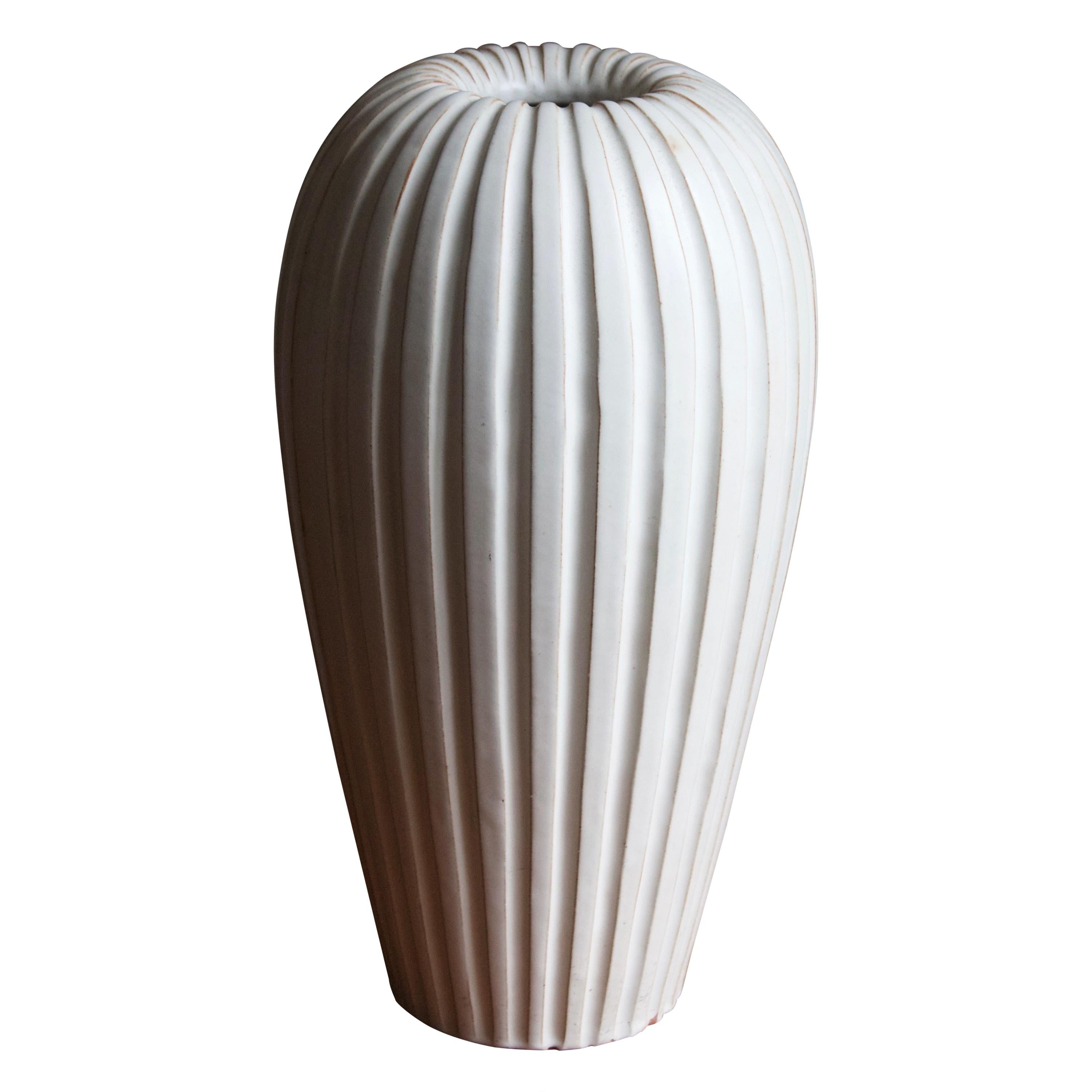 Vicke Lindstrand, Large Fluted Vase, Glazed Ceramic, Upsala-Ekeby, Sweden, 1940s